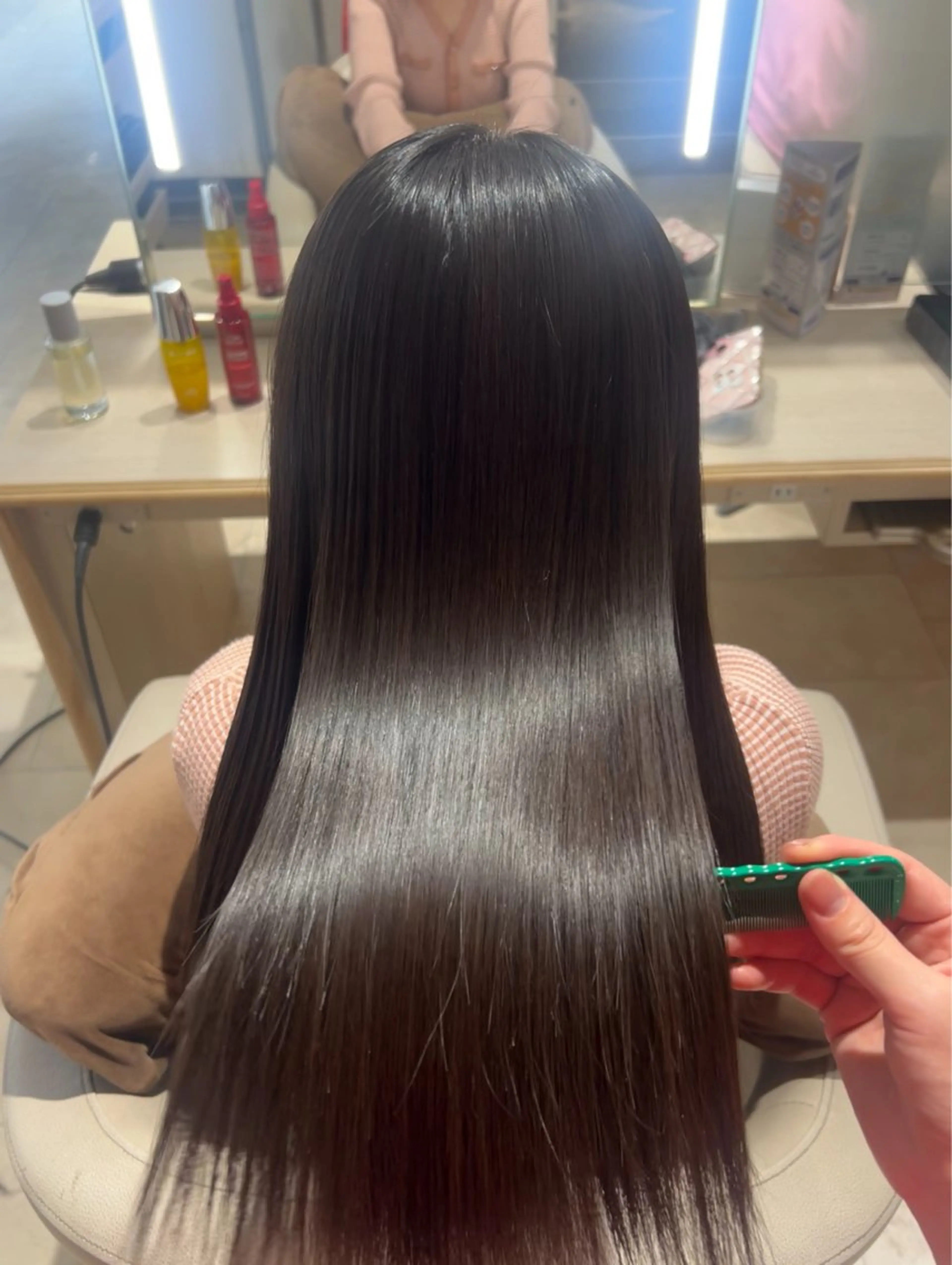 セミロング カット 縮毛矯正 トリートメント ツヤ感／ナチュラル カラー🌿yuiのヘアスタイル