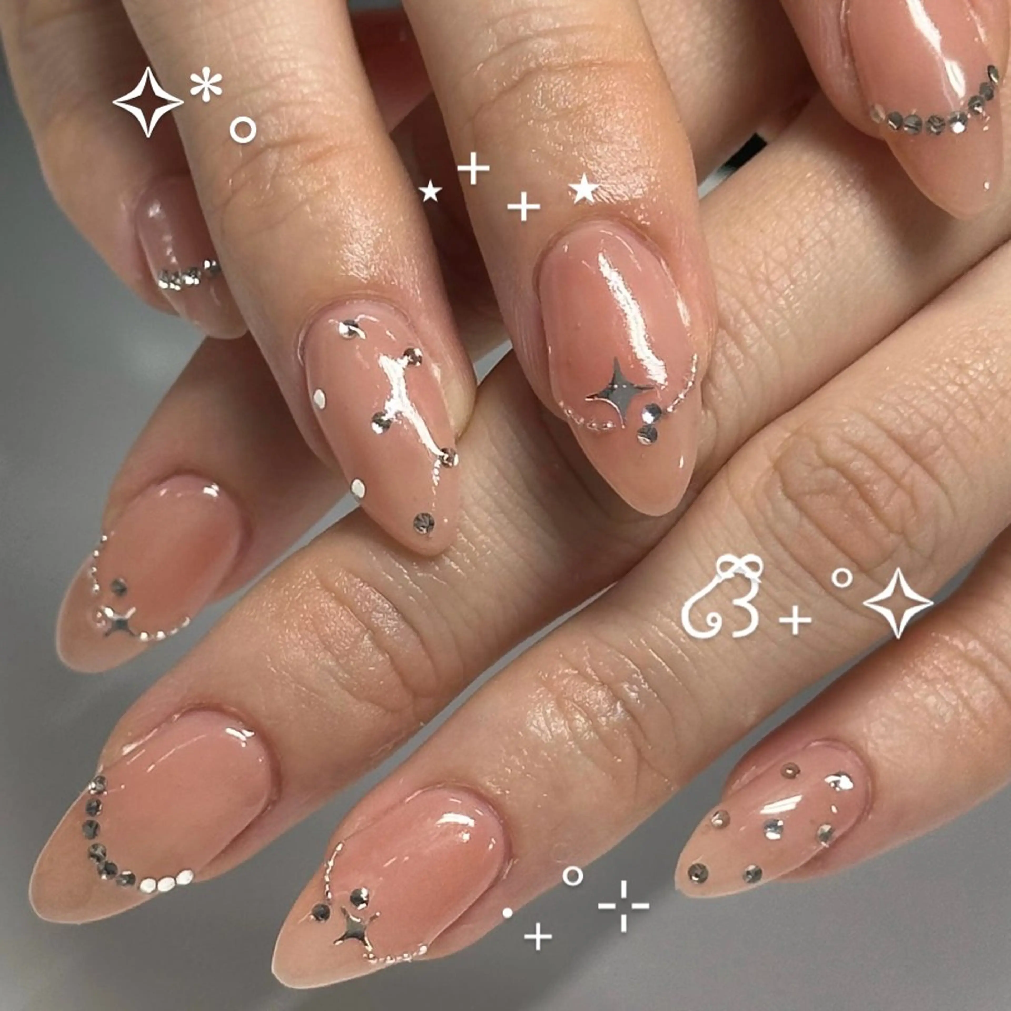 ネイル アートネイル ストーンネイル WOLTOKYO yunaのネイルデザイン