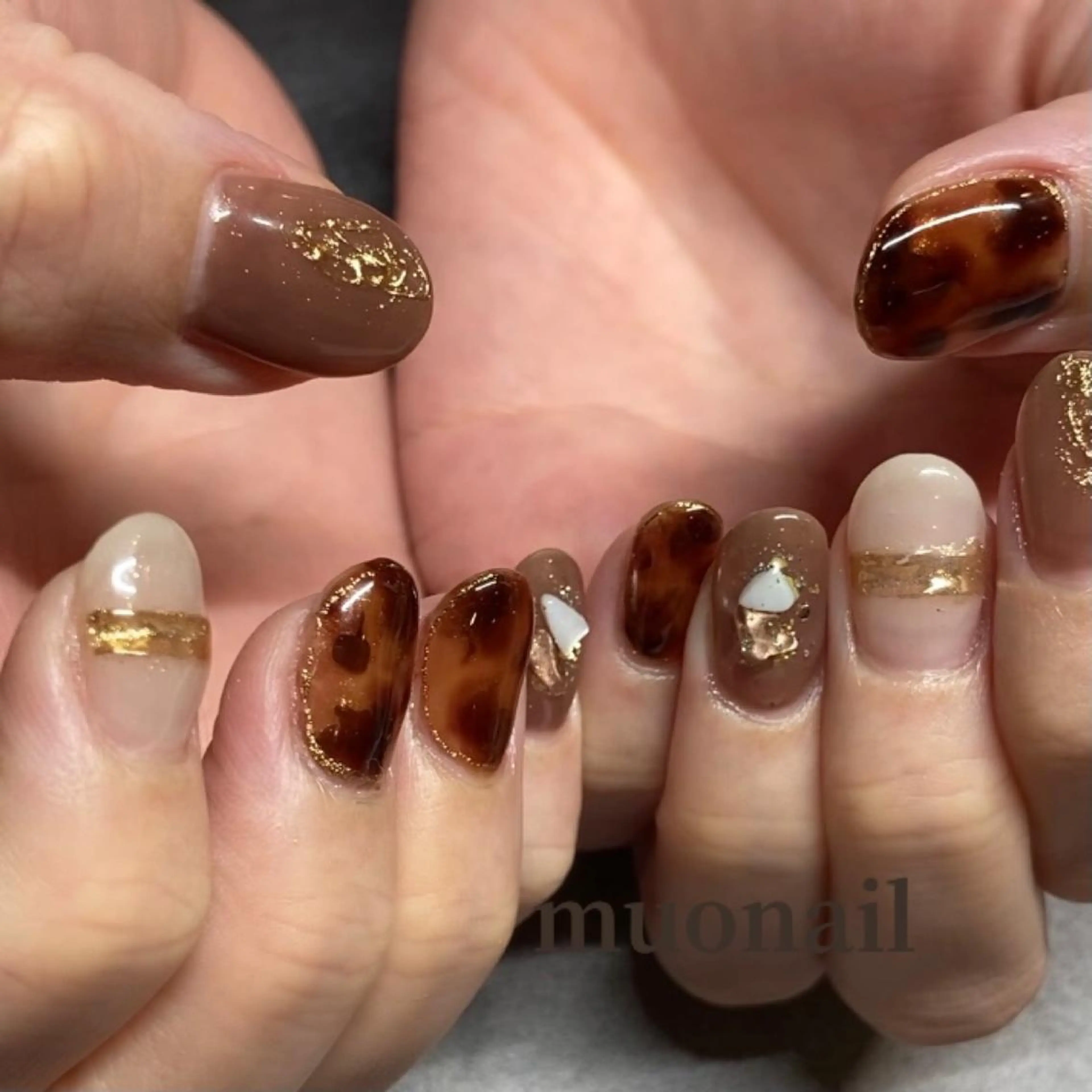 ネイル べっ甲ネイル ニュアンスネイル Sand by muoのネイルデザイン