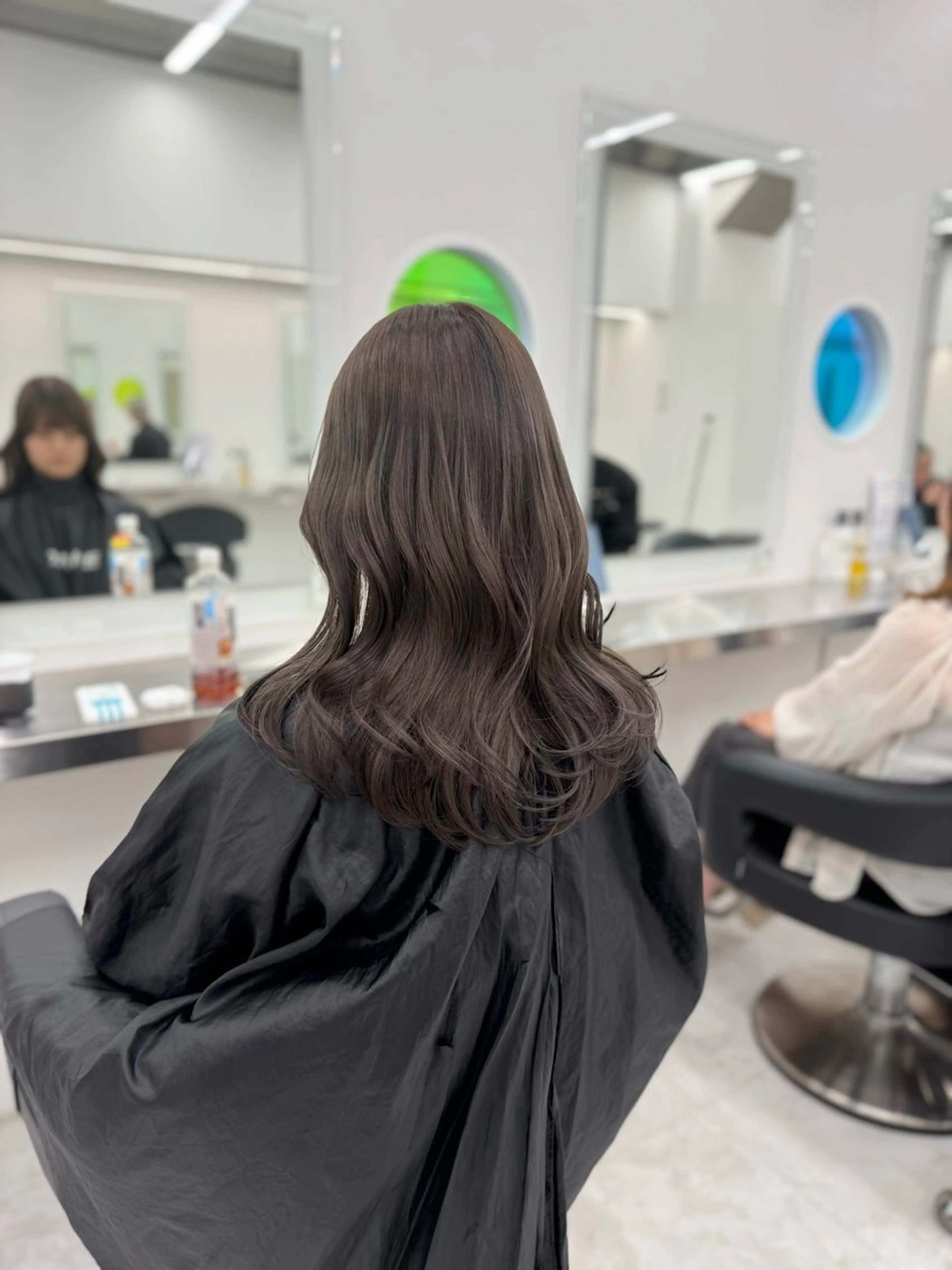 セミロング カラー ヘアカラー トリートメント ブリーチなし🤍透明 感カラー🤍しゅうじのヘアスタイル