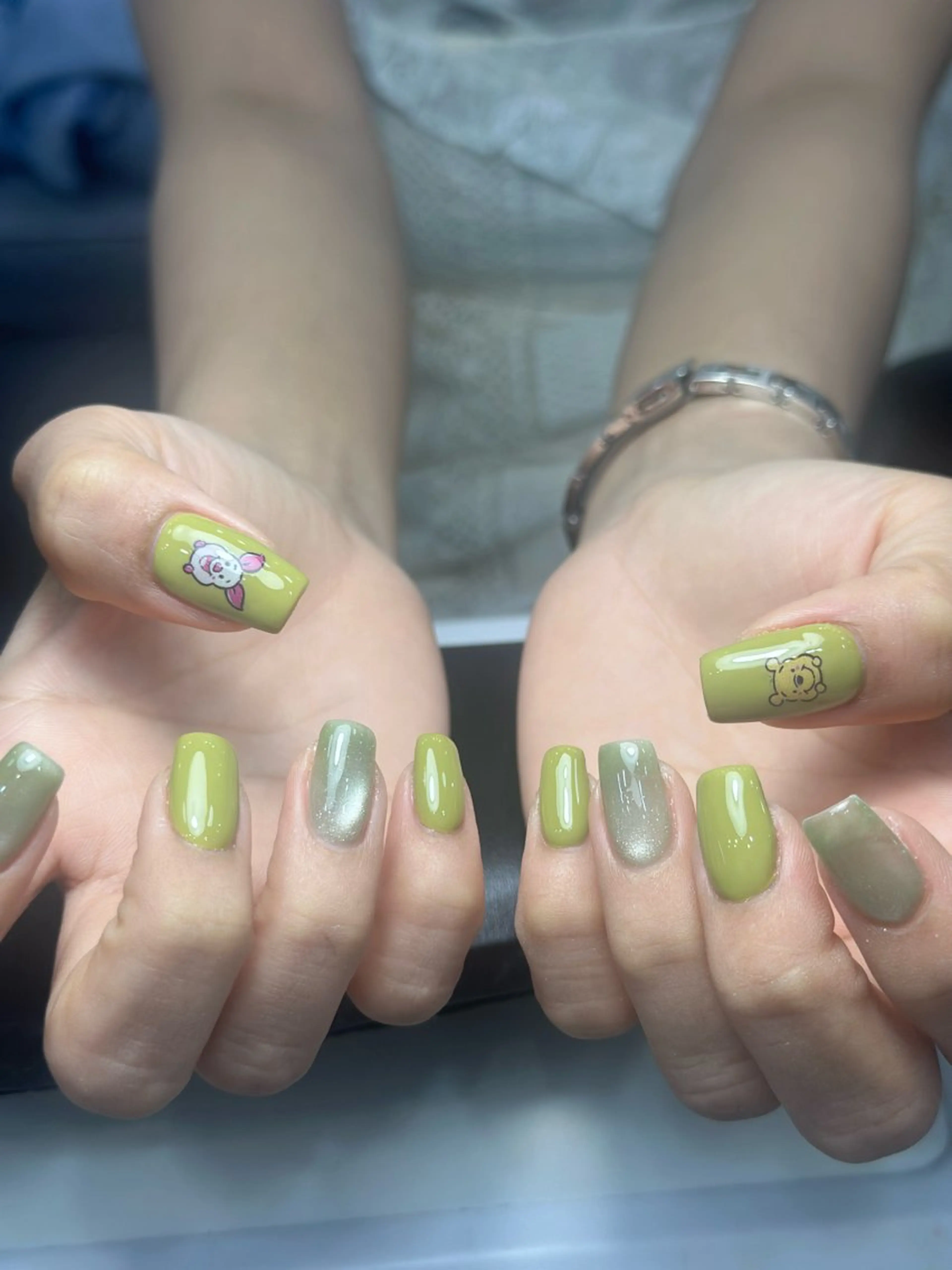 ネイル フレンチネイル グラデーション 韓国ネイル マグネットネイル シンプルネイル ハンドネイル CoMo Nail Studio所属・CoMo Nailのネイルデザイン