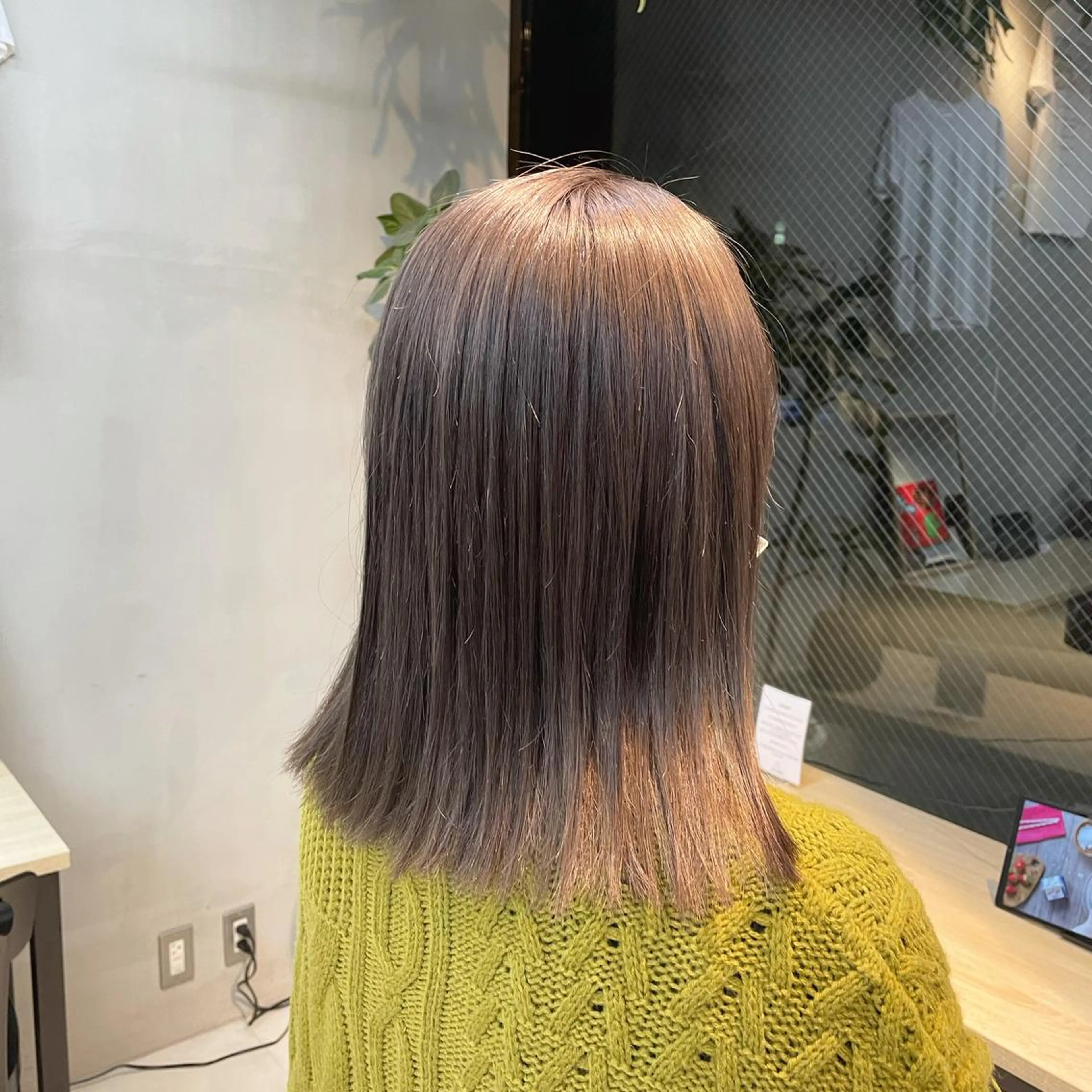 ミディアム カラー ベージュカラー ブリーチ astar所属・kotono🪿 透明感カラーのヘアスタイル