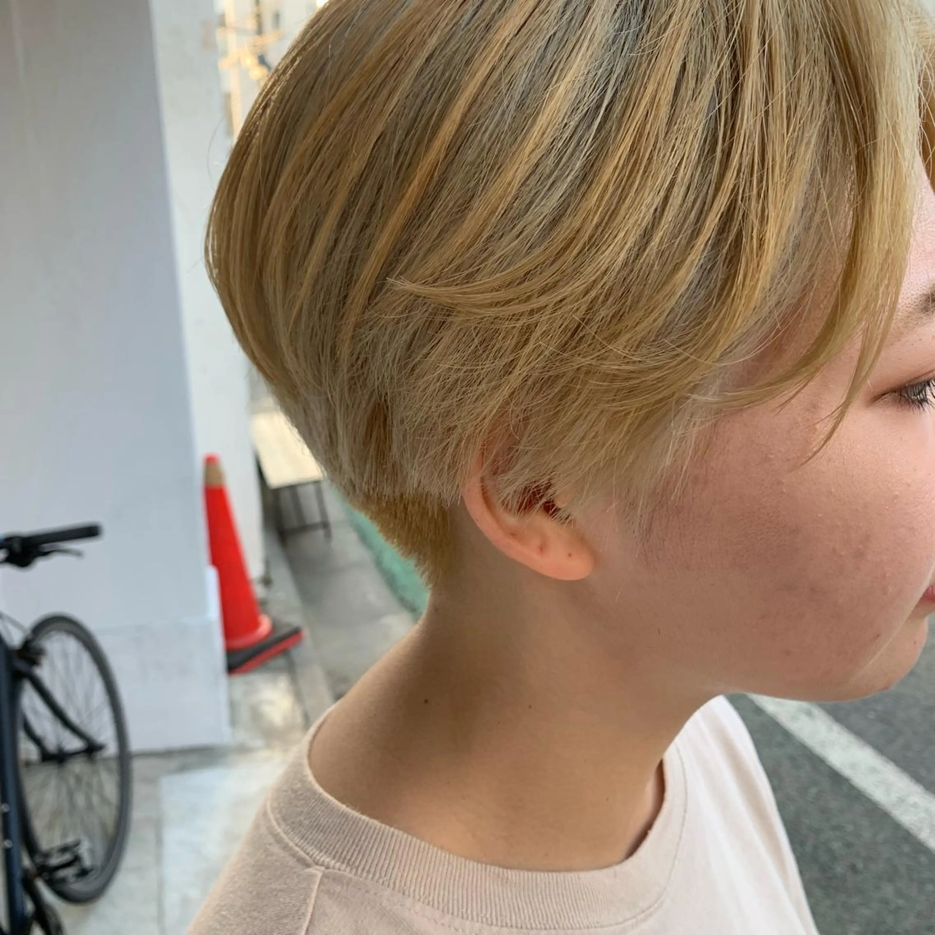ショート カラー ブリーチ パーマ/透明感カラー /ボブ/吉田一生のヘアスタイル
