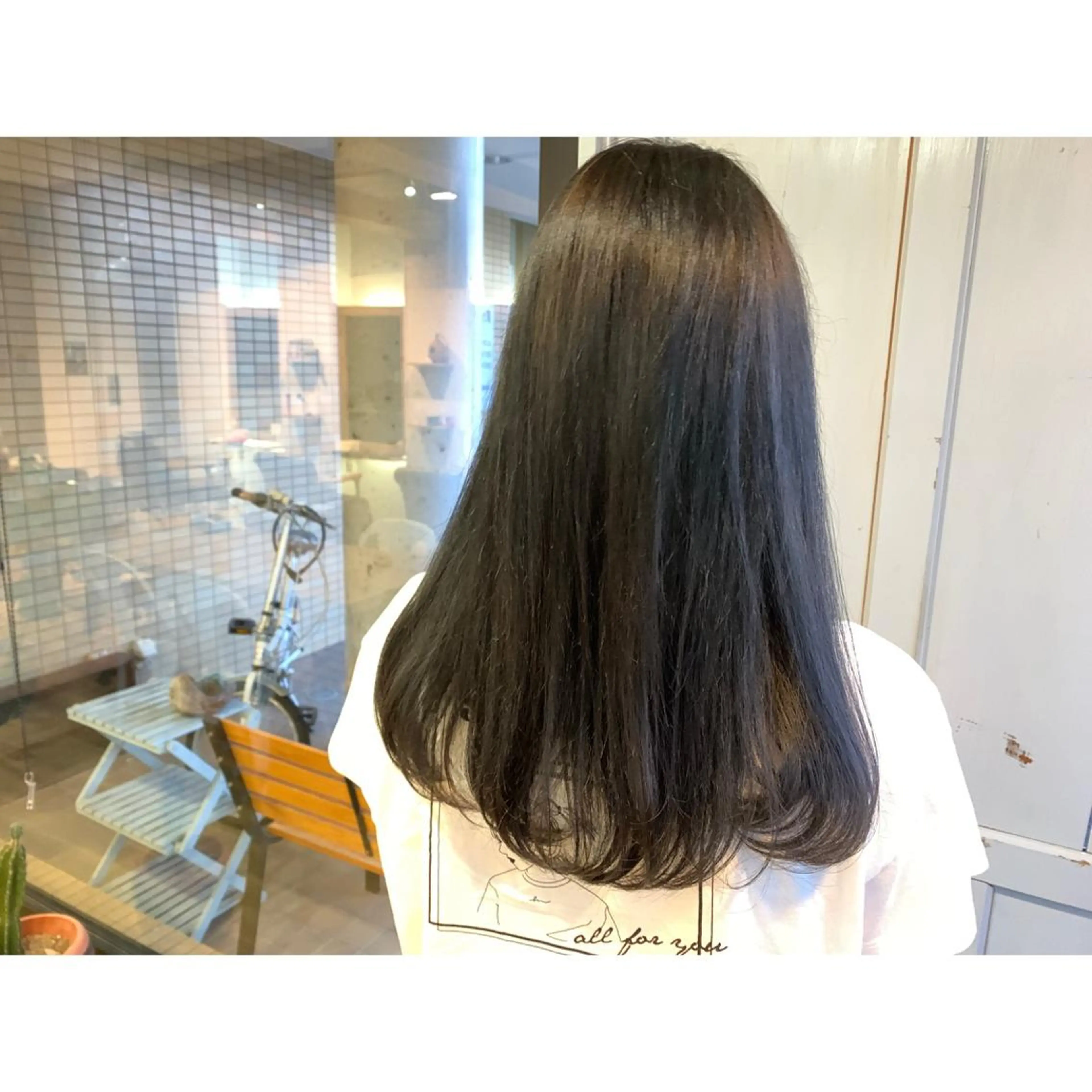 ロング カラー ヘアカラー トリートメント ツキダテ ユイのヘアスタイル