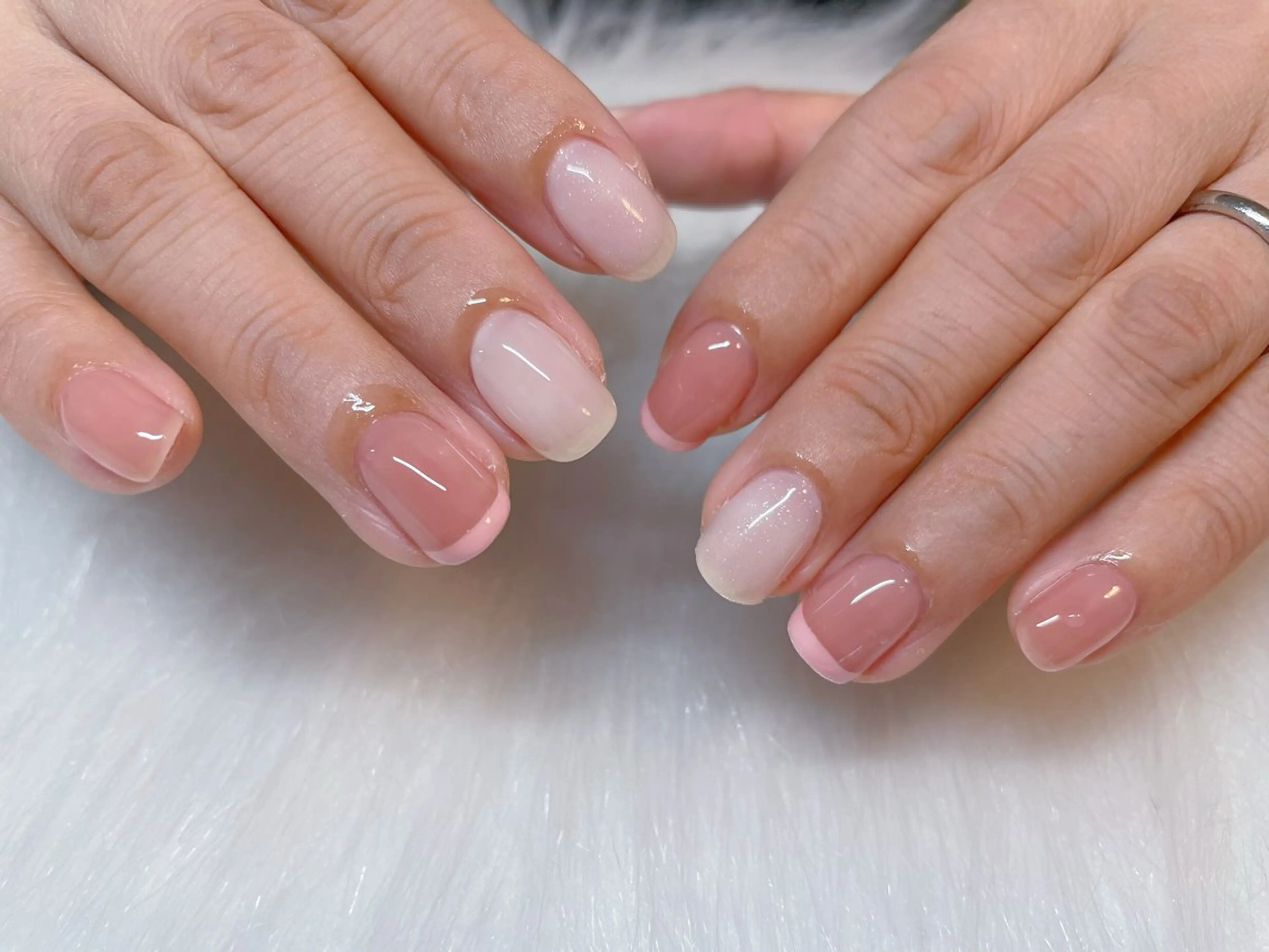 ネイル フレンチネイル ラメ(グリッター) ワンカラーネイル ピンク ハンドネイル エン Nail salonのネイルデザイン