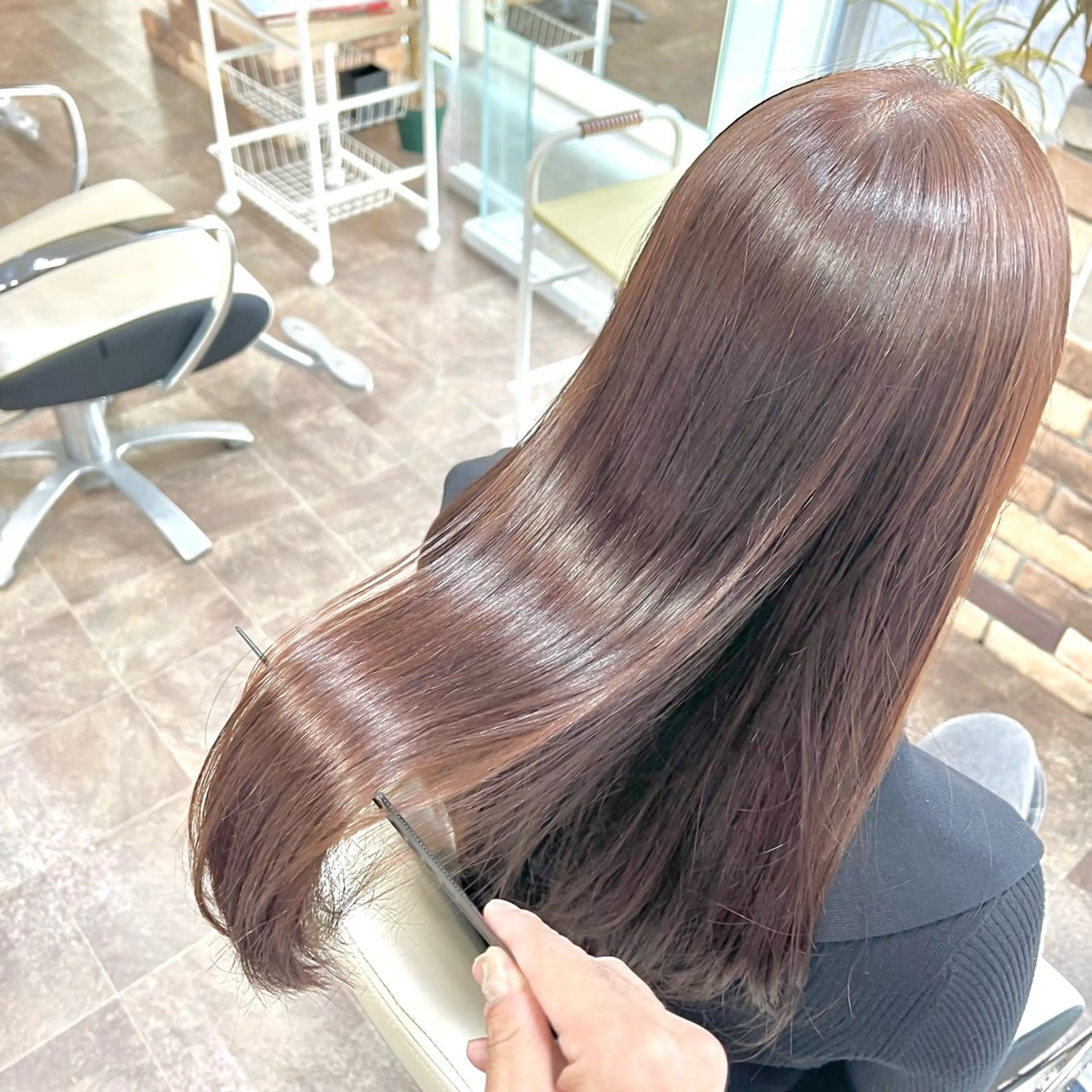 ロング カラー パーマ 髪質改善 縮毛矯正 カット ヘアカラー 縮毛矯正 トリートメント スパークヘア所属・大人女性の縮毛矯正/ お手入れ簡単/馬渕樹のヘアスタイル