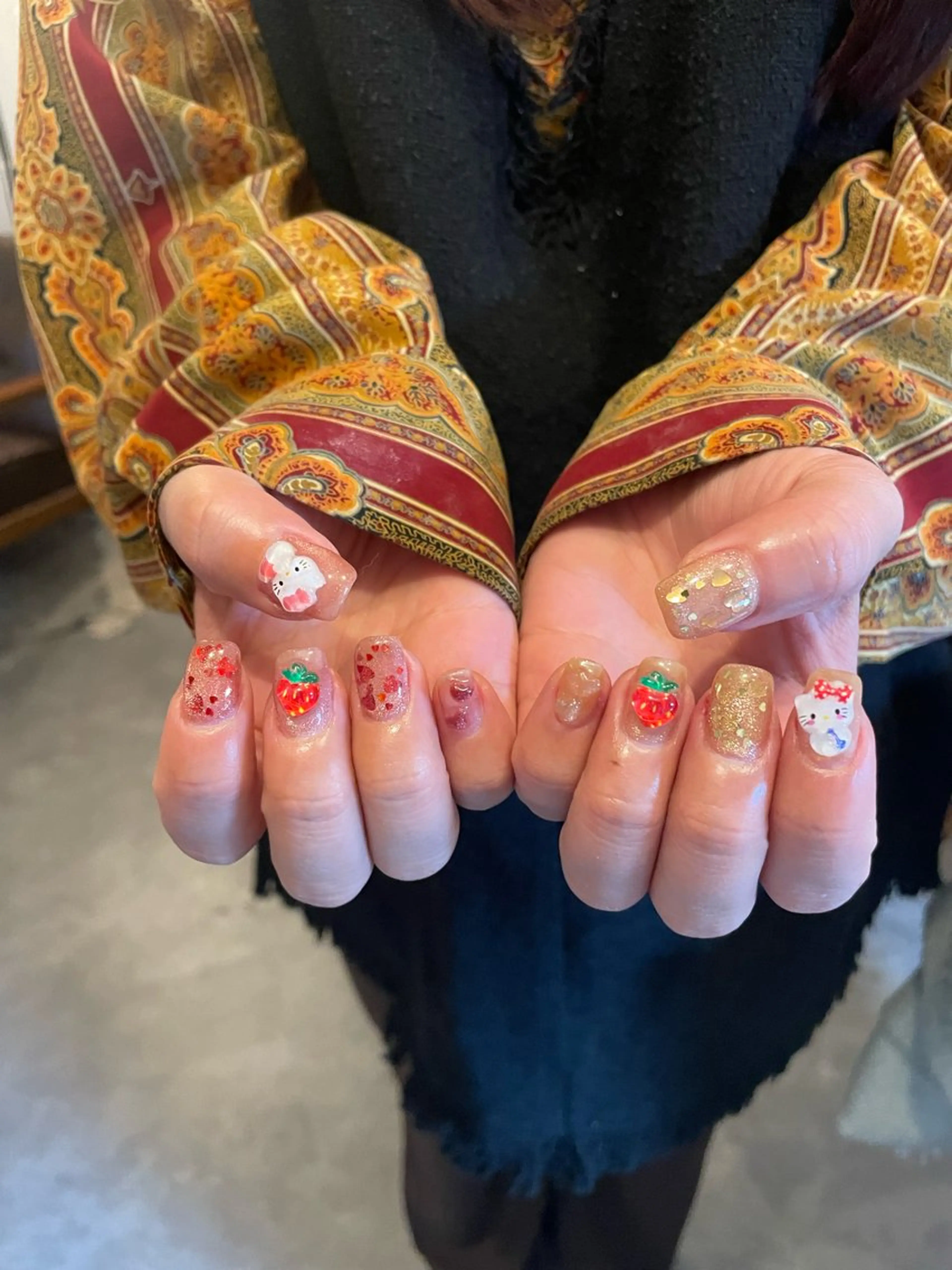 ネイル 持ち込み ハンドネイル roof nailのネイルデザイン