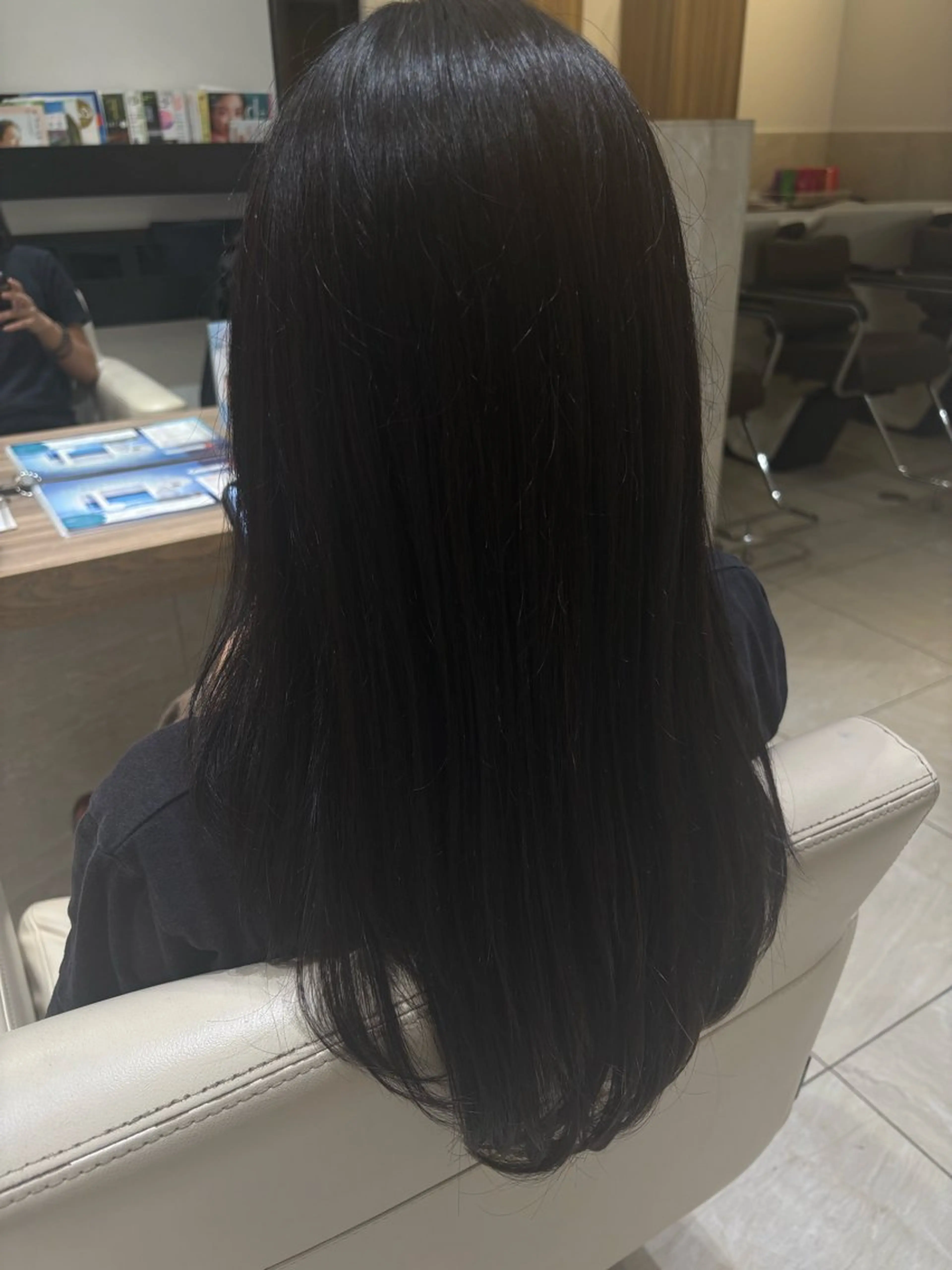 ロング カラー ブリーチ ブリーチなしカラー 顔周りカット 長谷川 七海のヘアスタイル