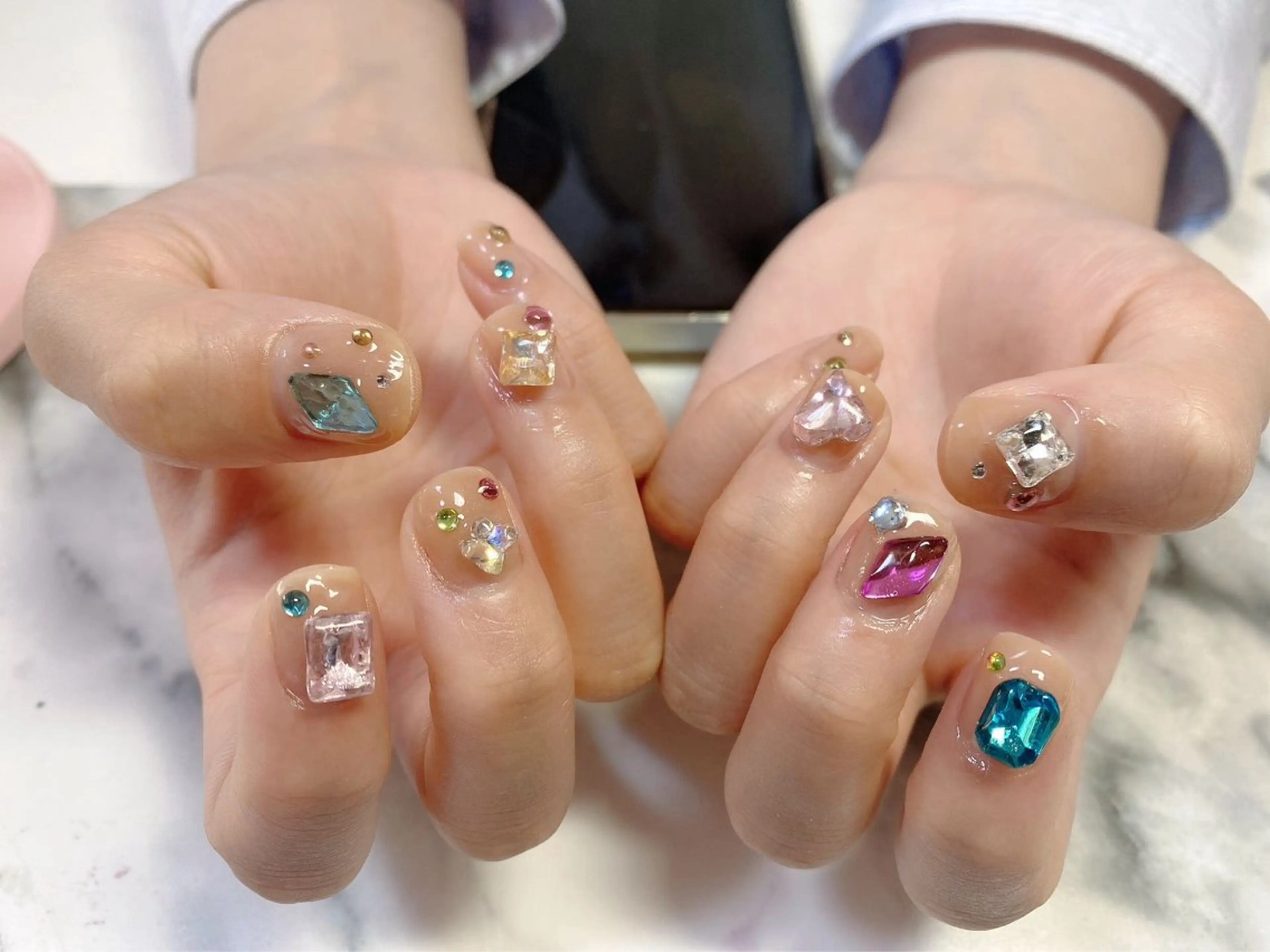 ネイル LEDアイラッシュ ∩_∩アオイのマツエク・マツパデザイン