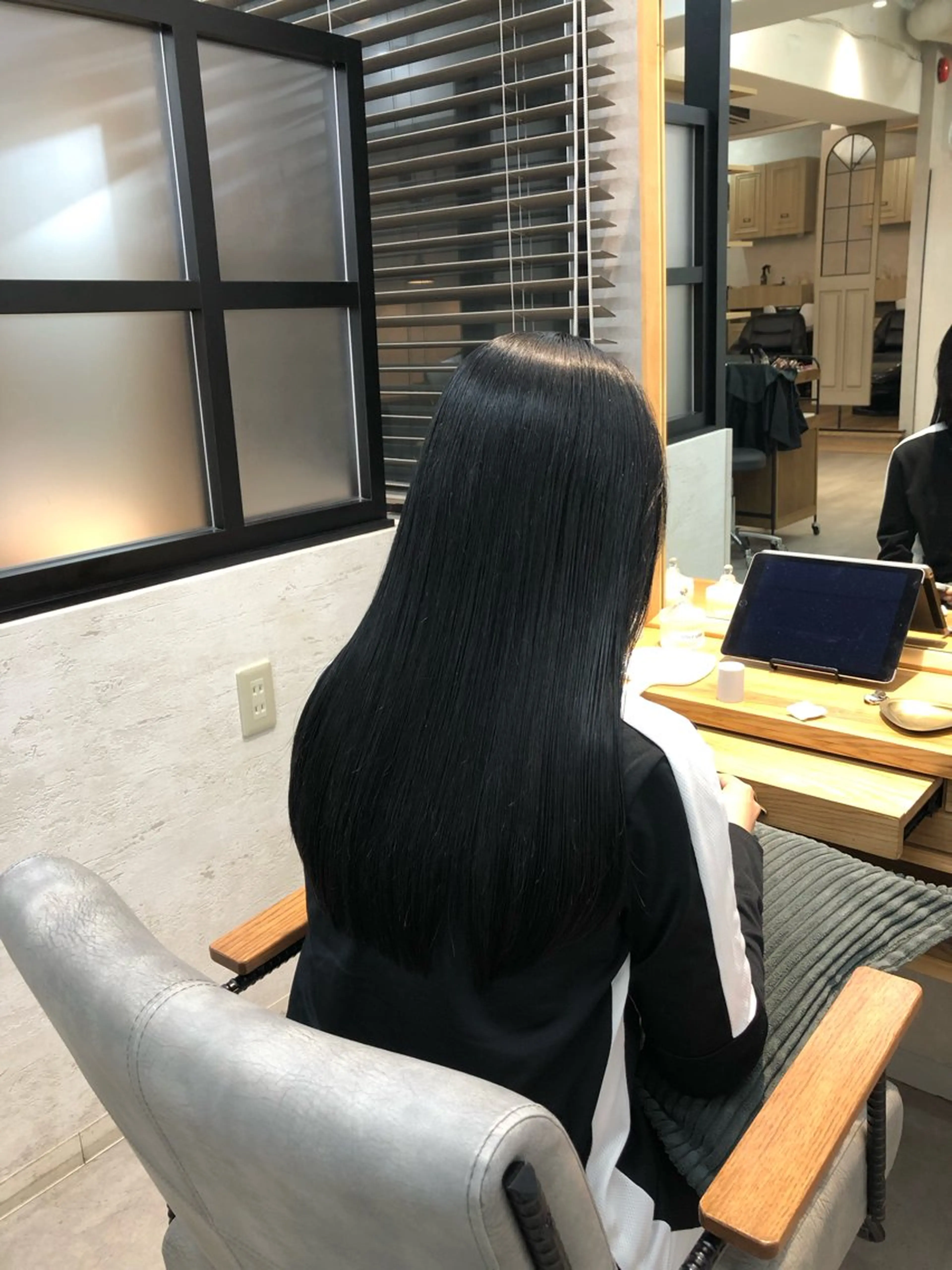 ロング 縮毛矯正 トリートメント Clan  博多店所属・Clan Tsuyoshiのヘアスタイル