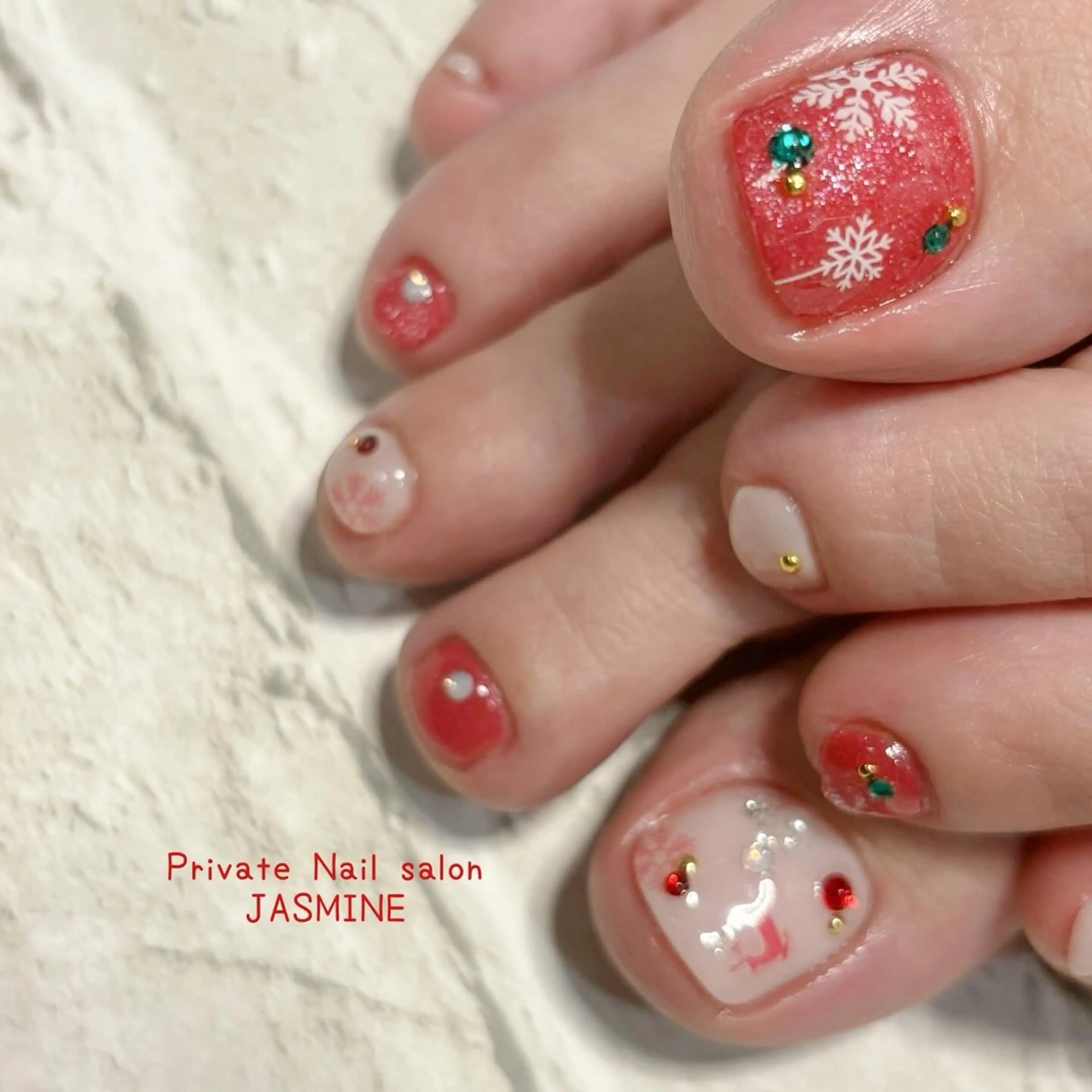ネイル 赤色 冬ネイル クリスマス Nail salon JASMINEのネイルデザイン