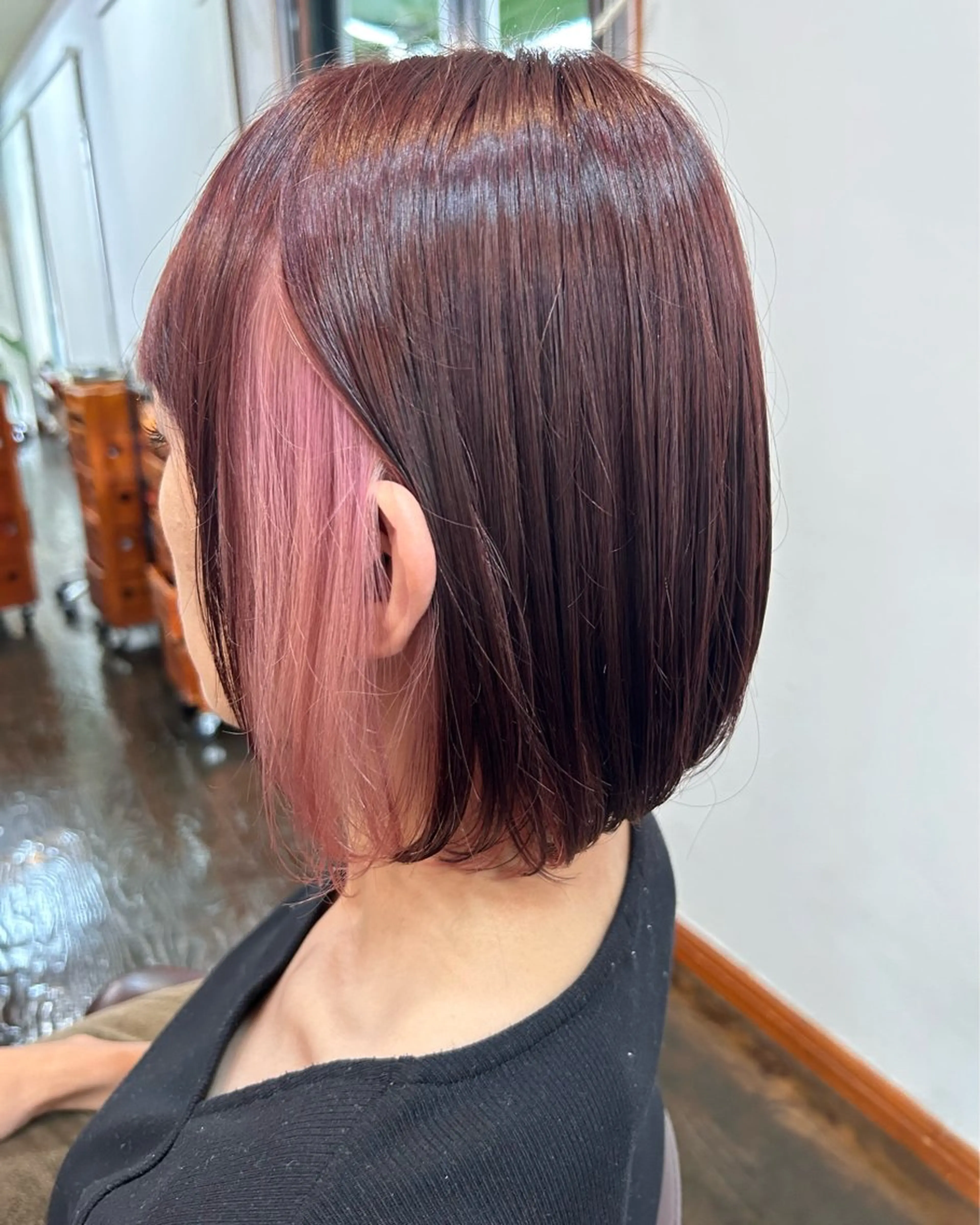 カラー カシス インナーカラー ピンクカラー 坂本 瑞季のヘアスタイル