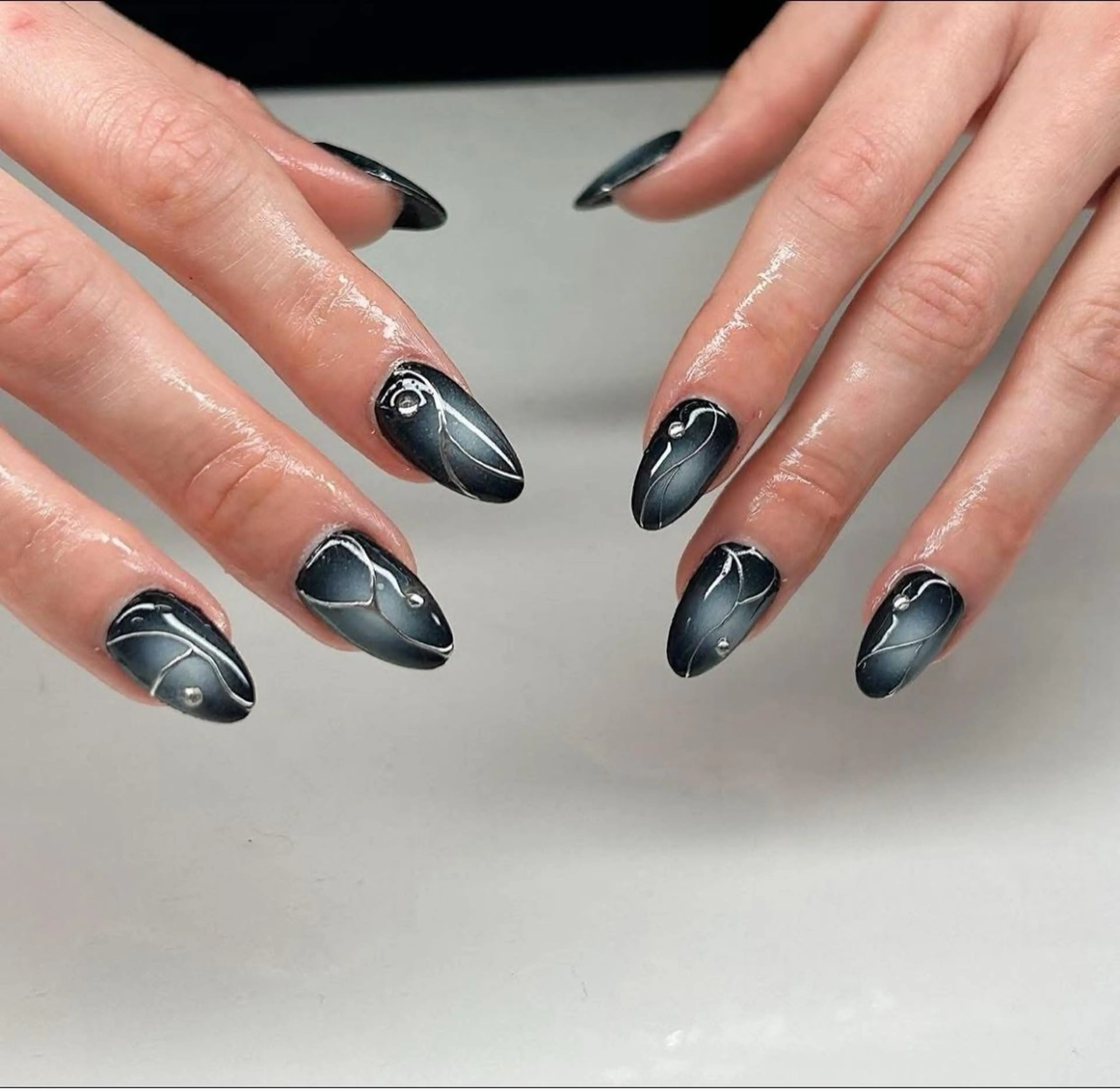 ネイル 長さ出し フレンチネイル ジェルネイル ガラスフレンチ 韓国ネイル ハンドネイル Minette nail所属・Minette nailHuongのネイルデザイン