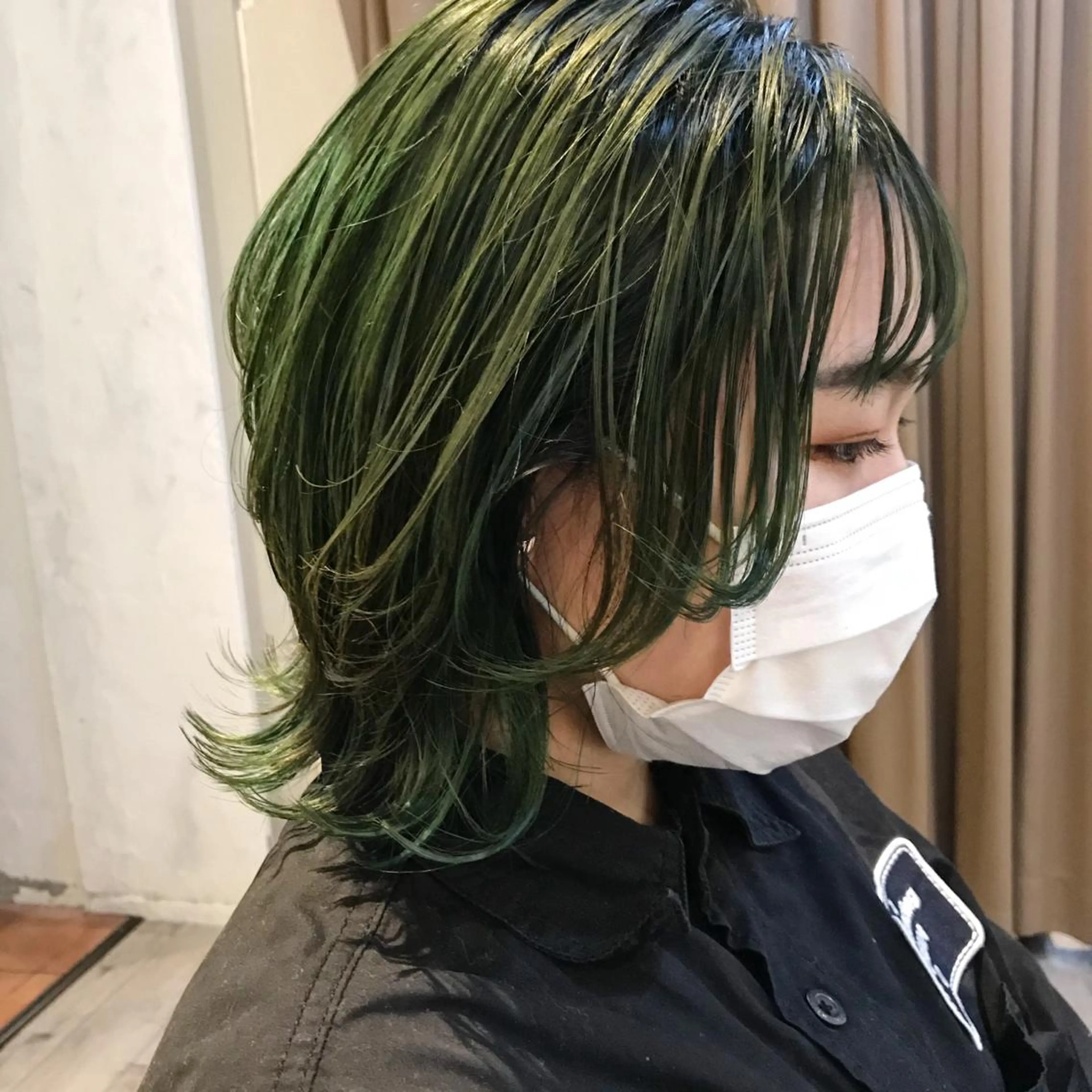 ミディアム カット ヘアカラー トリートメント 所渉/韓国レイヤー /ウルフカットのヘアスタイル