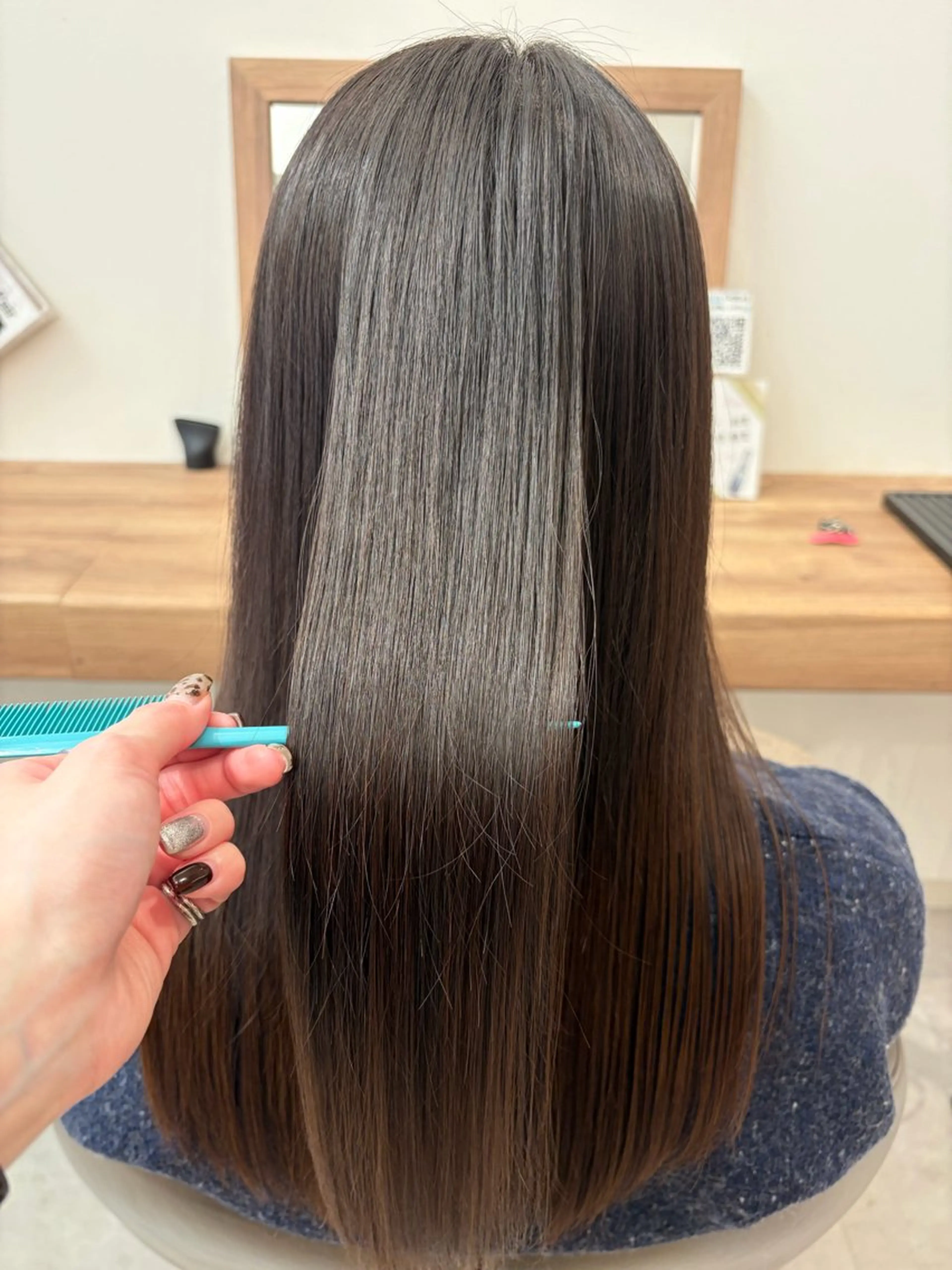 ロング 縮毛矯正 縮毛矯正 鈴木 陽菜のヘアスタイル