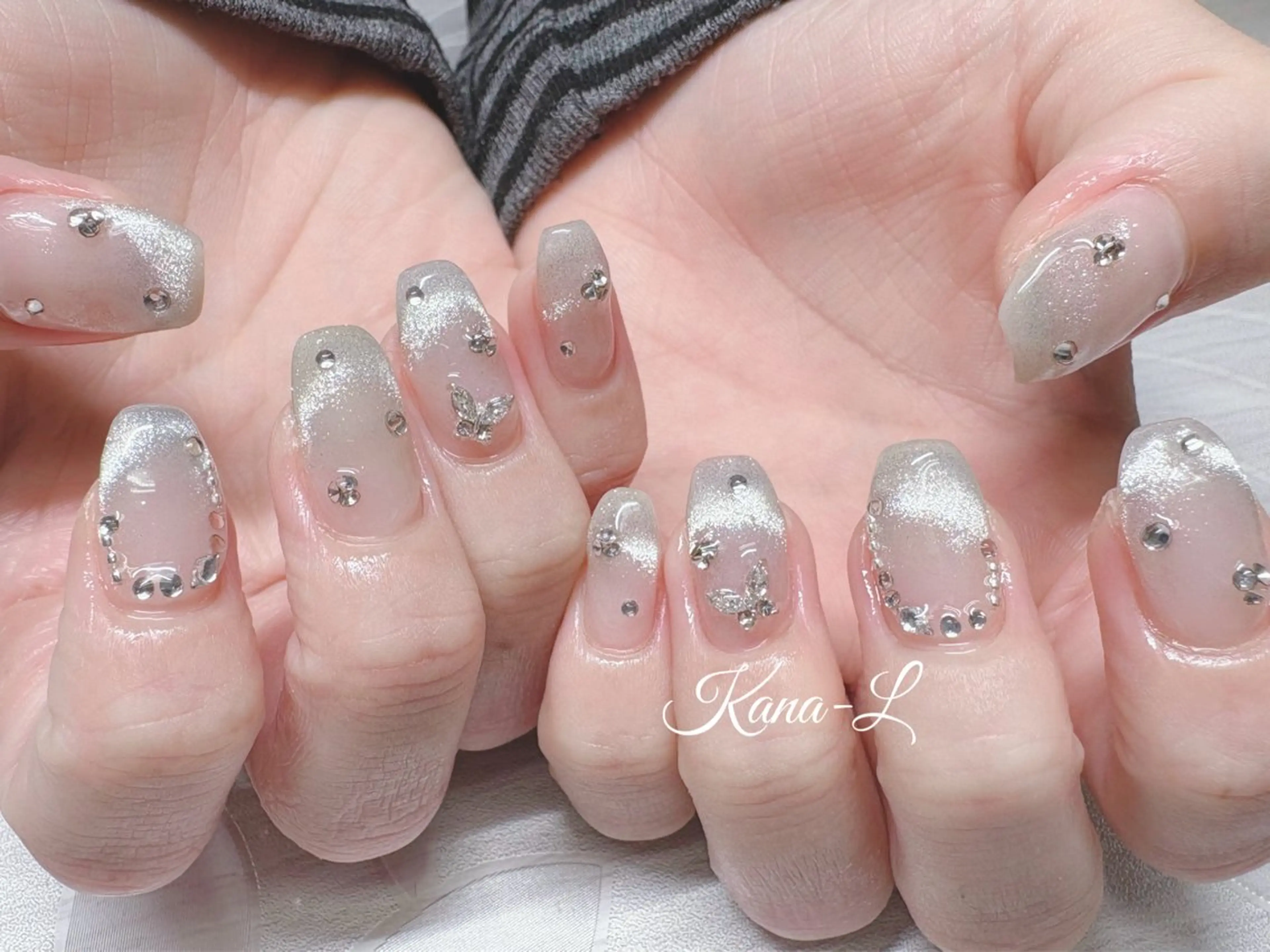 ネイル 芦辺 香奈のネイルデザイン