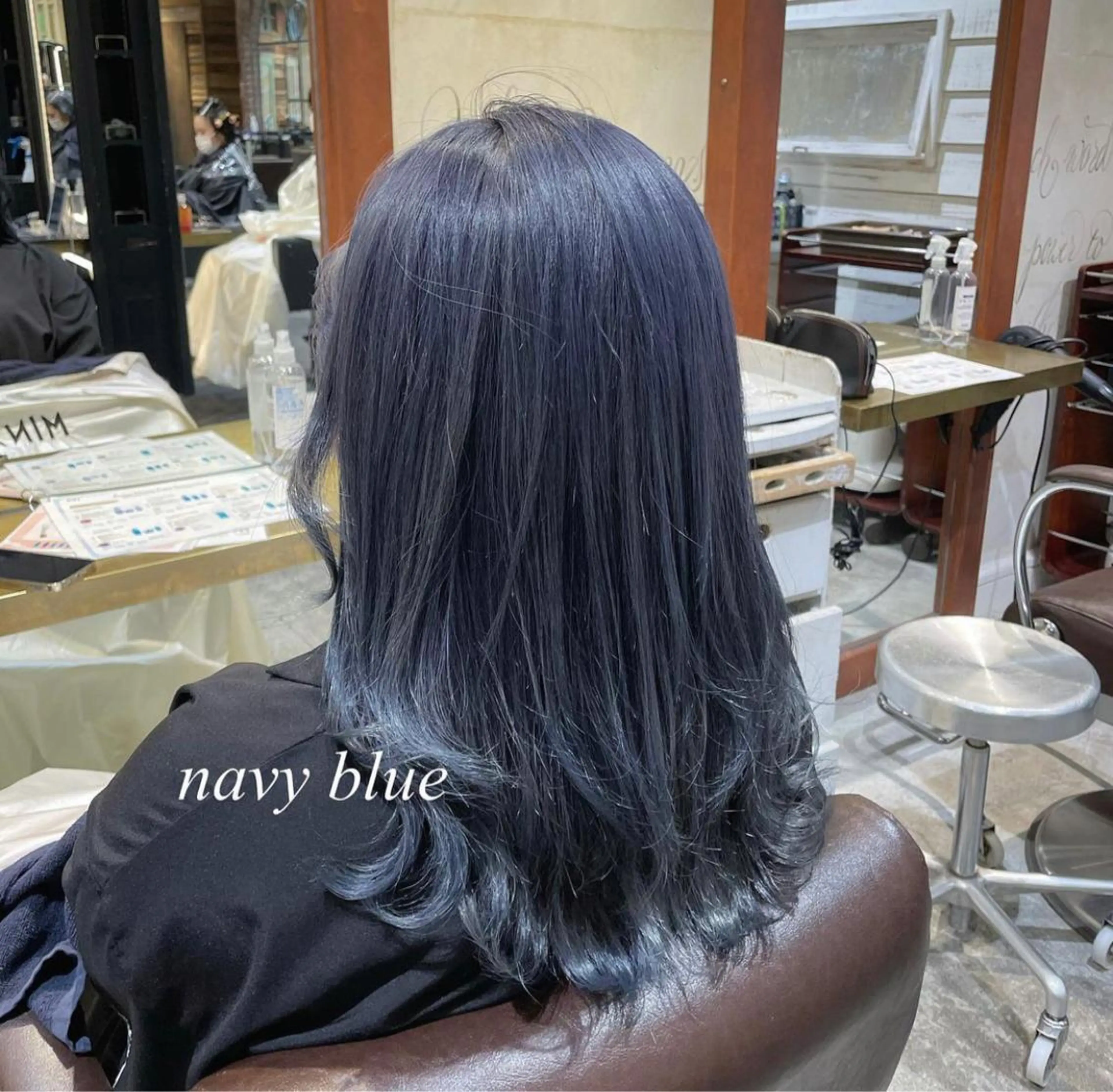 ロング カラー ブリーチ ブルーカラー ネイビーカラー hollo 原宿所属・ハイトーンカラー/ ダブルカラー/EMIのヘアスタイル
