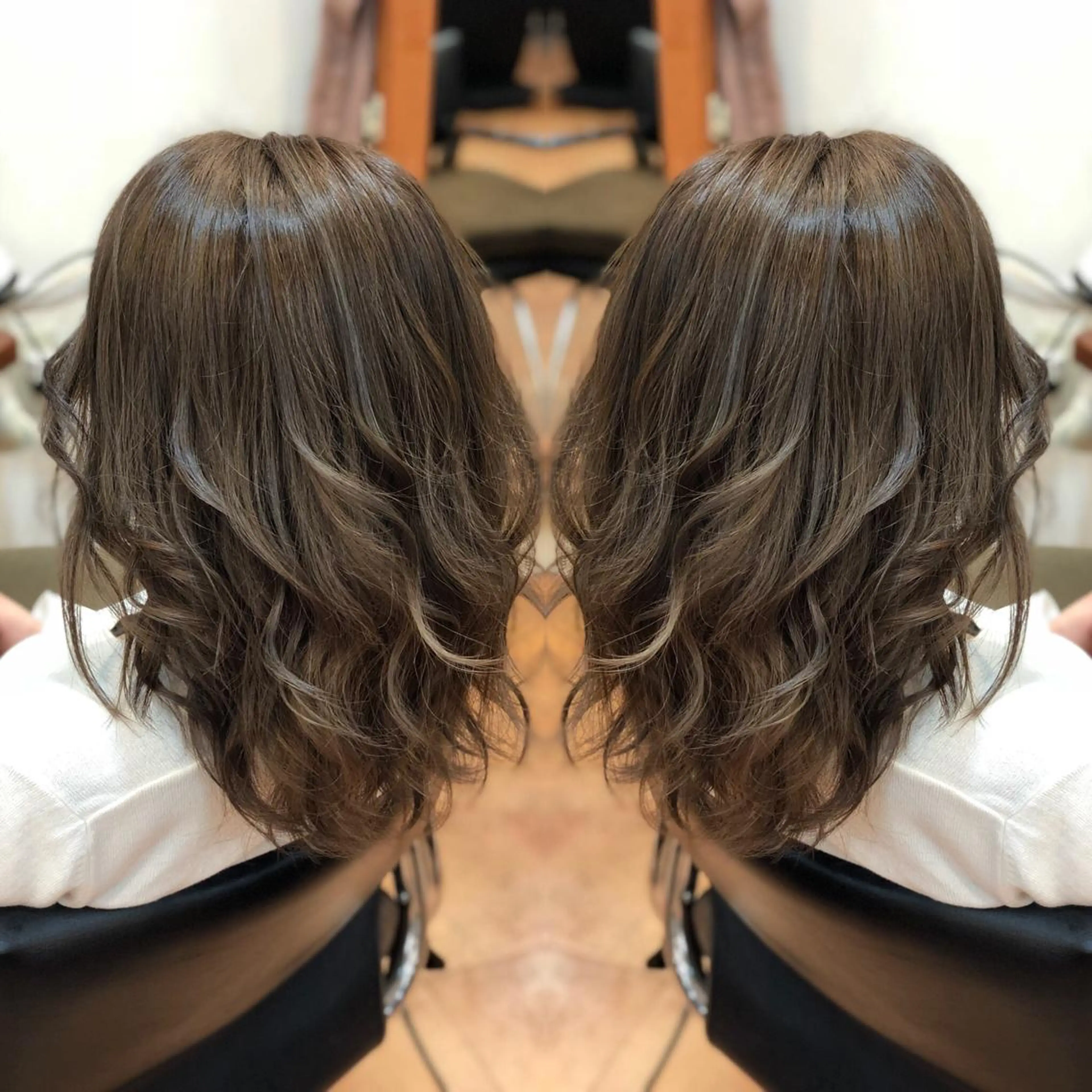 ミディアム ハイライト ヘアカラー トリートメント LOCO Ko-kiのヘアスタイル