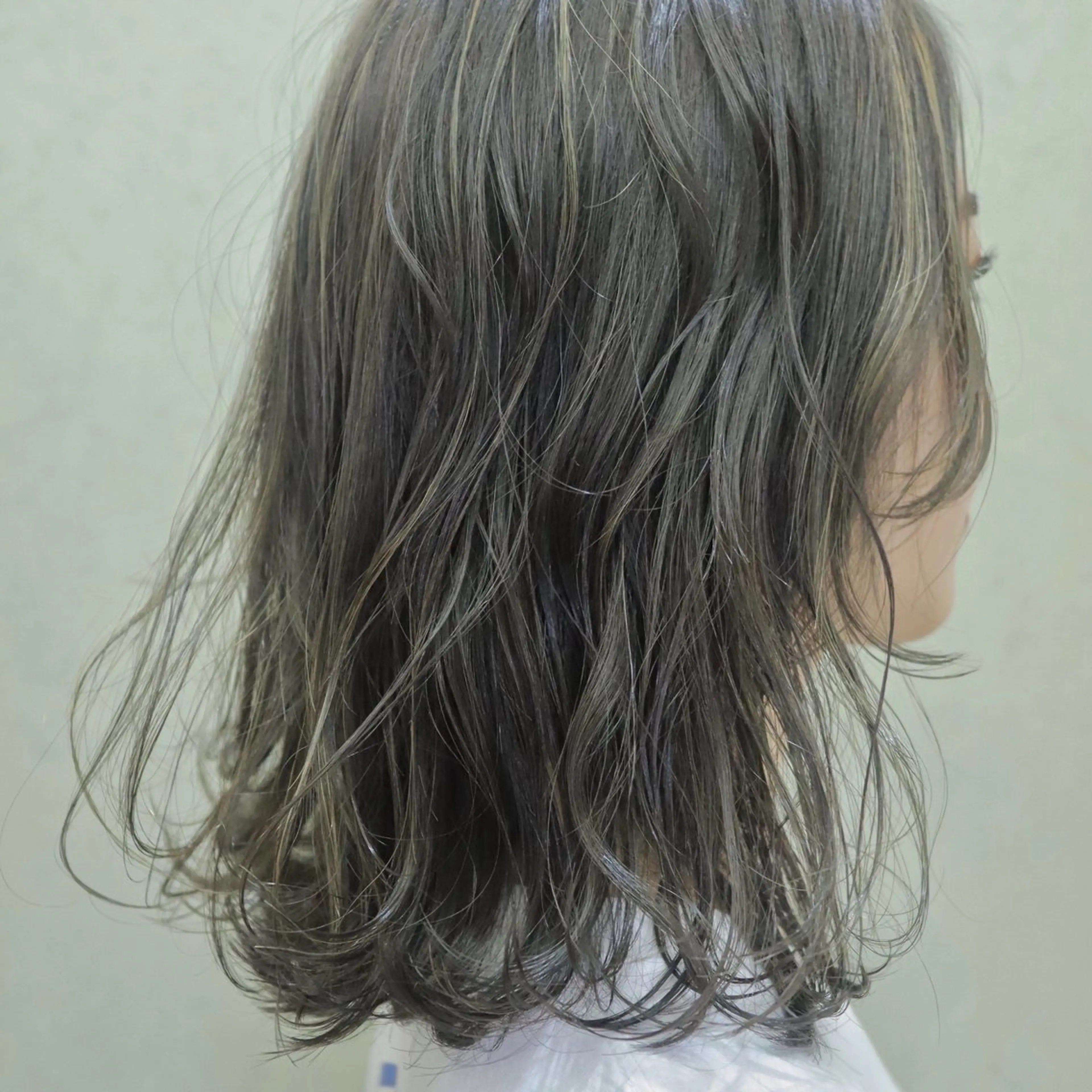 カラー 宮脇 心のヘアスタイル