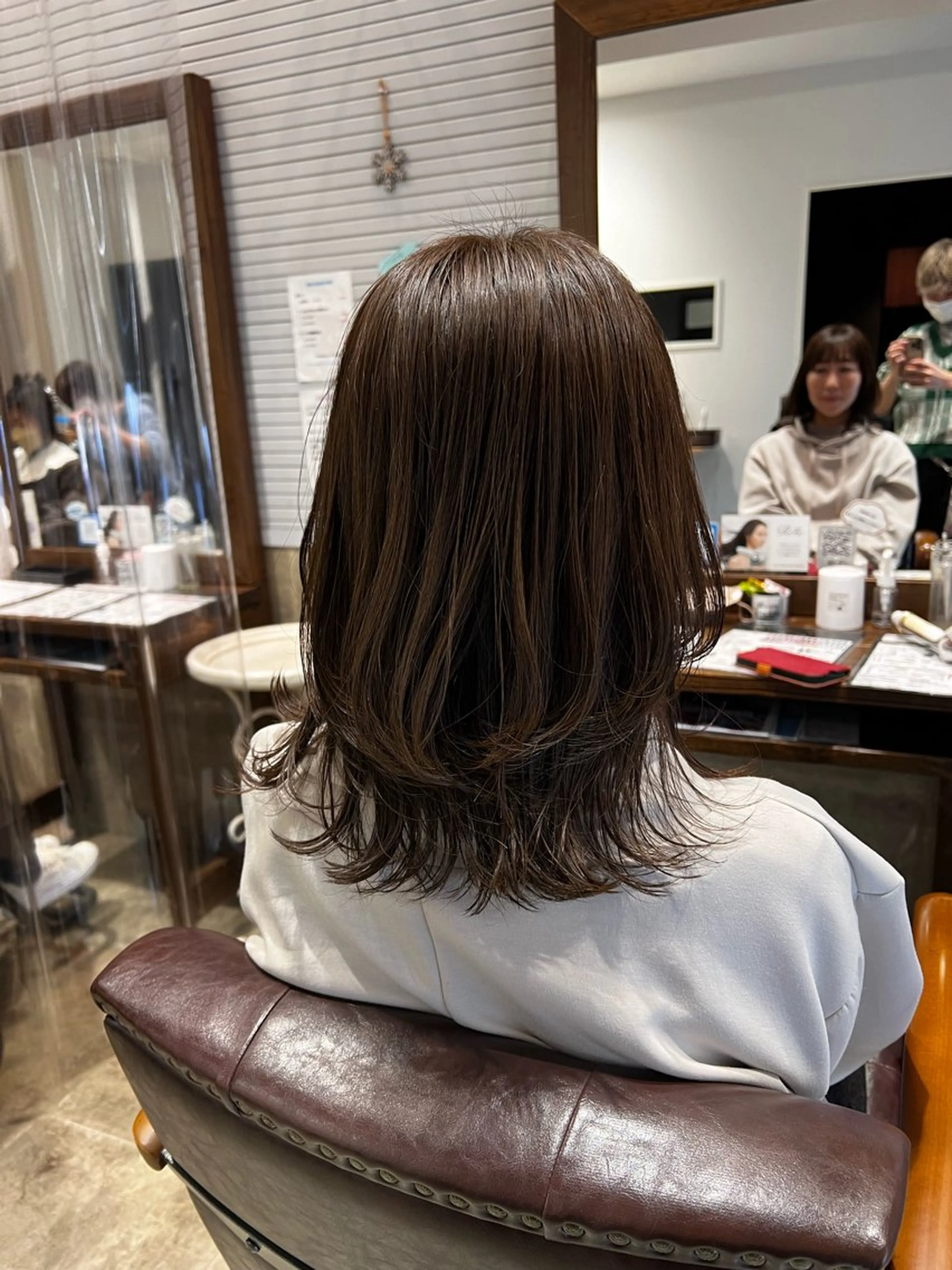 ミディアム くびれヘア くびれレイヤー レイヤーカット ビラデルソルmaRe所属・山口 莉々香のヘアスタイル