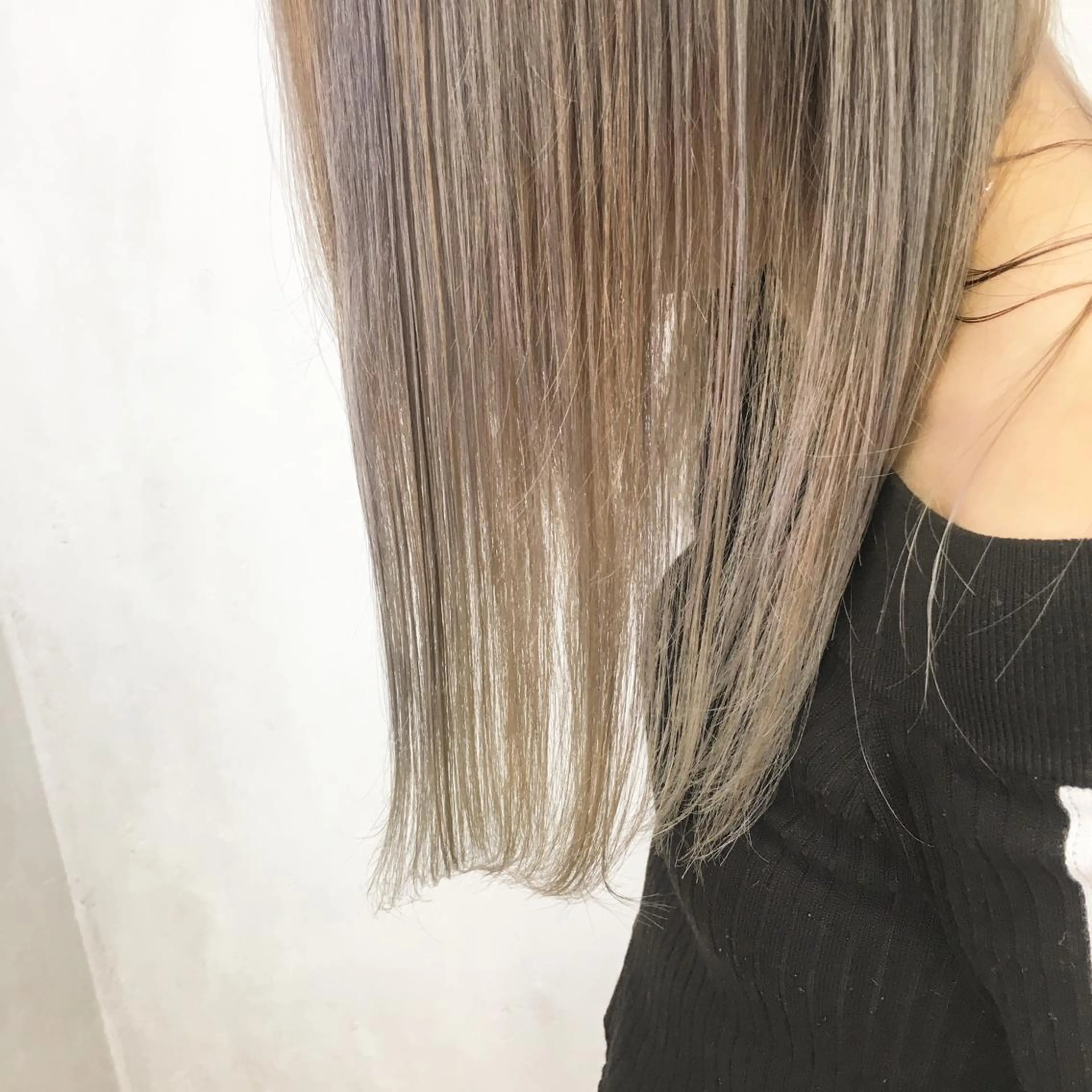 ロング ヘアカラー まお♡レイヤーカット 耳ツボジュエリーのヘアスタイル