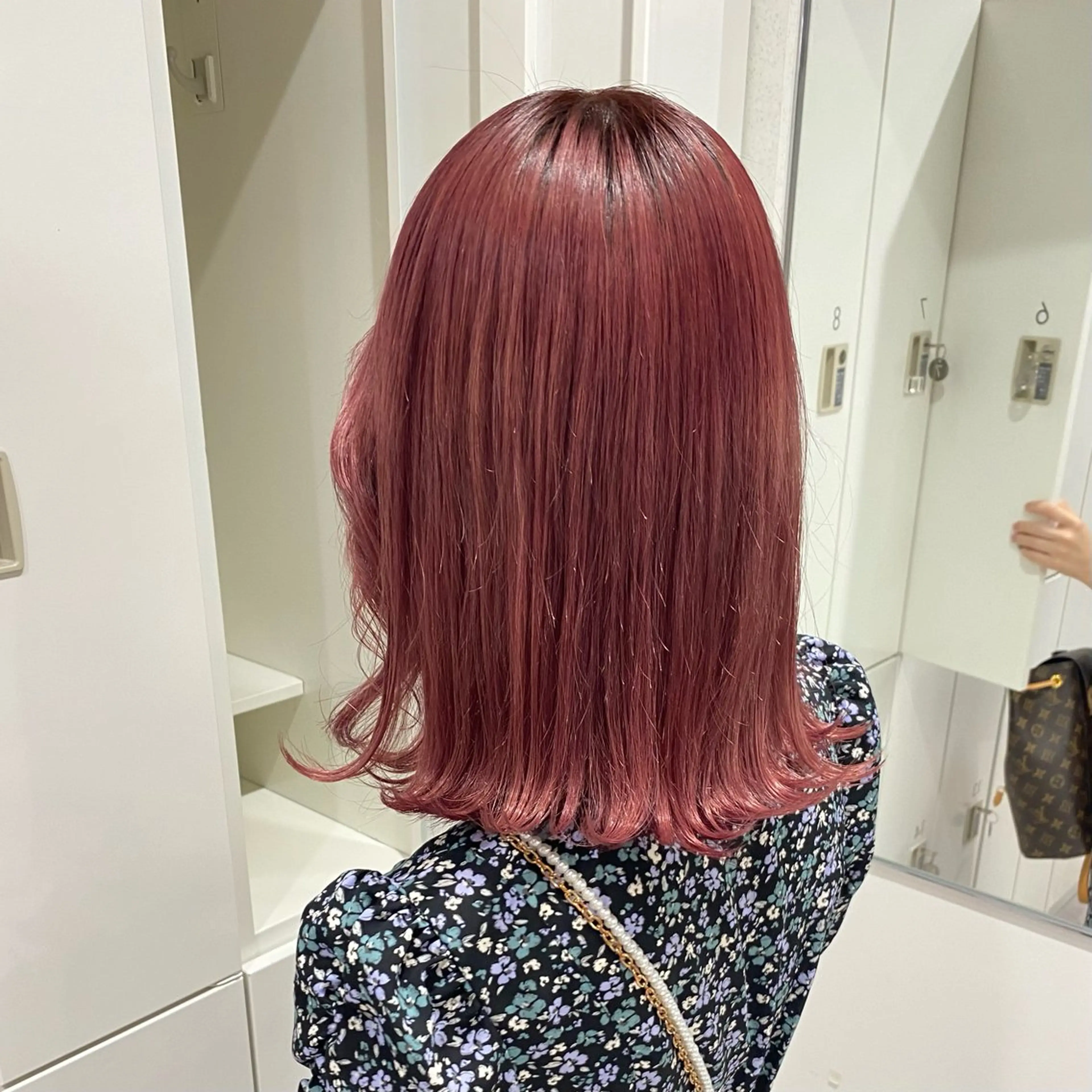 ミディアム カラー ブリーチ ピンクカラー ヘアカラー Euphoria SHIBUYAGRANDE所属・🎀カットモデル募集 🎀AKARI🎀のヘアスタイル