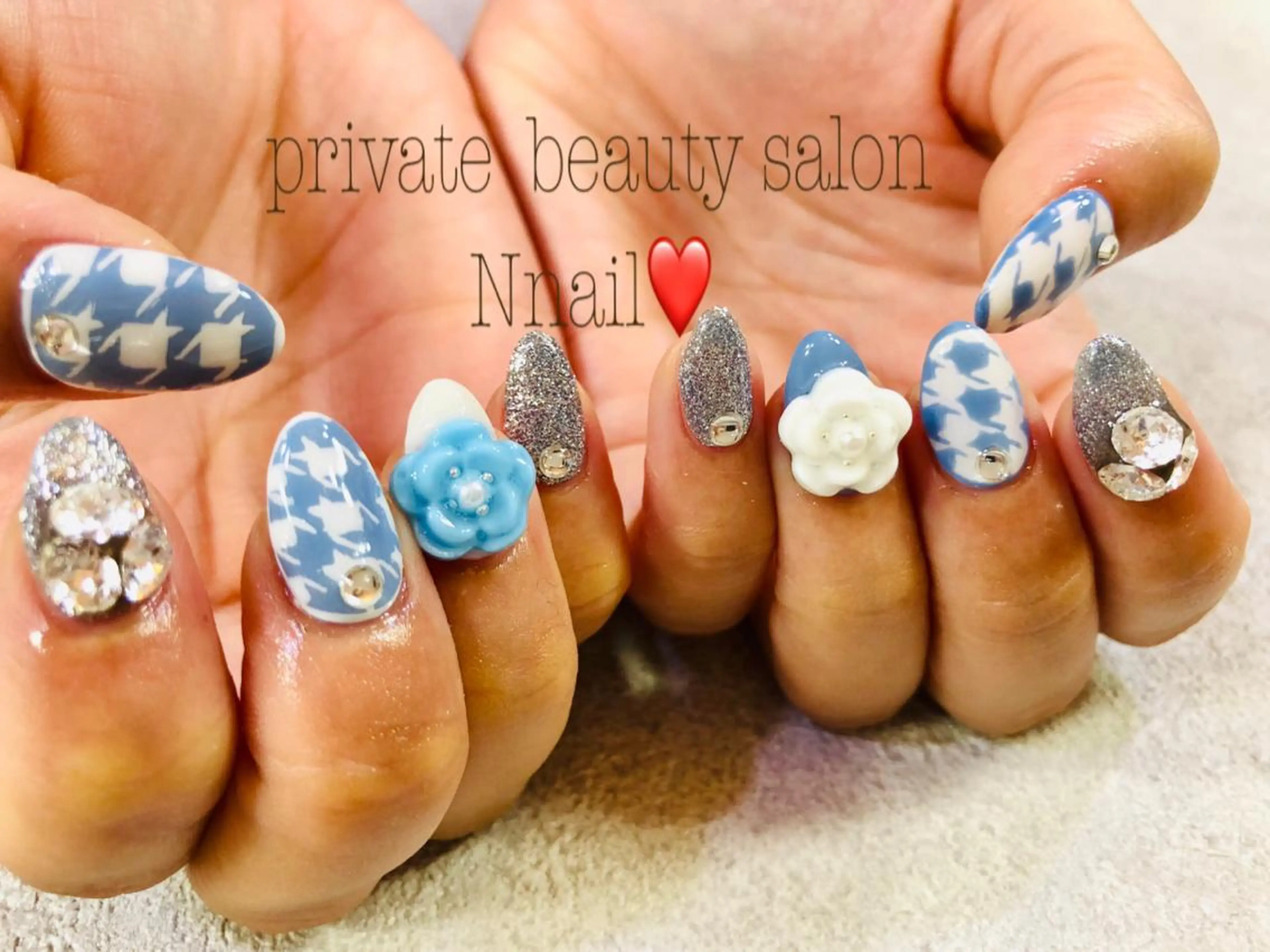 ネイル キラキラネイル 夏ネイル Nnail所属・🌿Nnail🌿 プライベートサロンのネイルデザイン