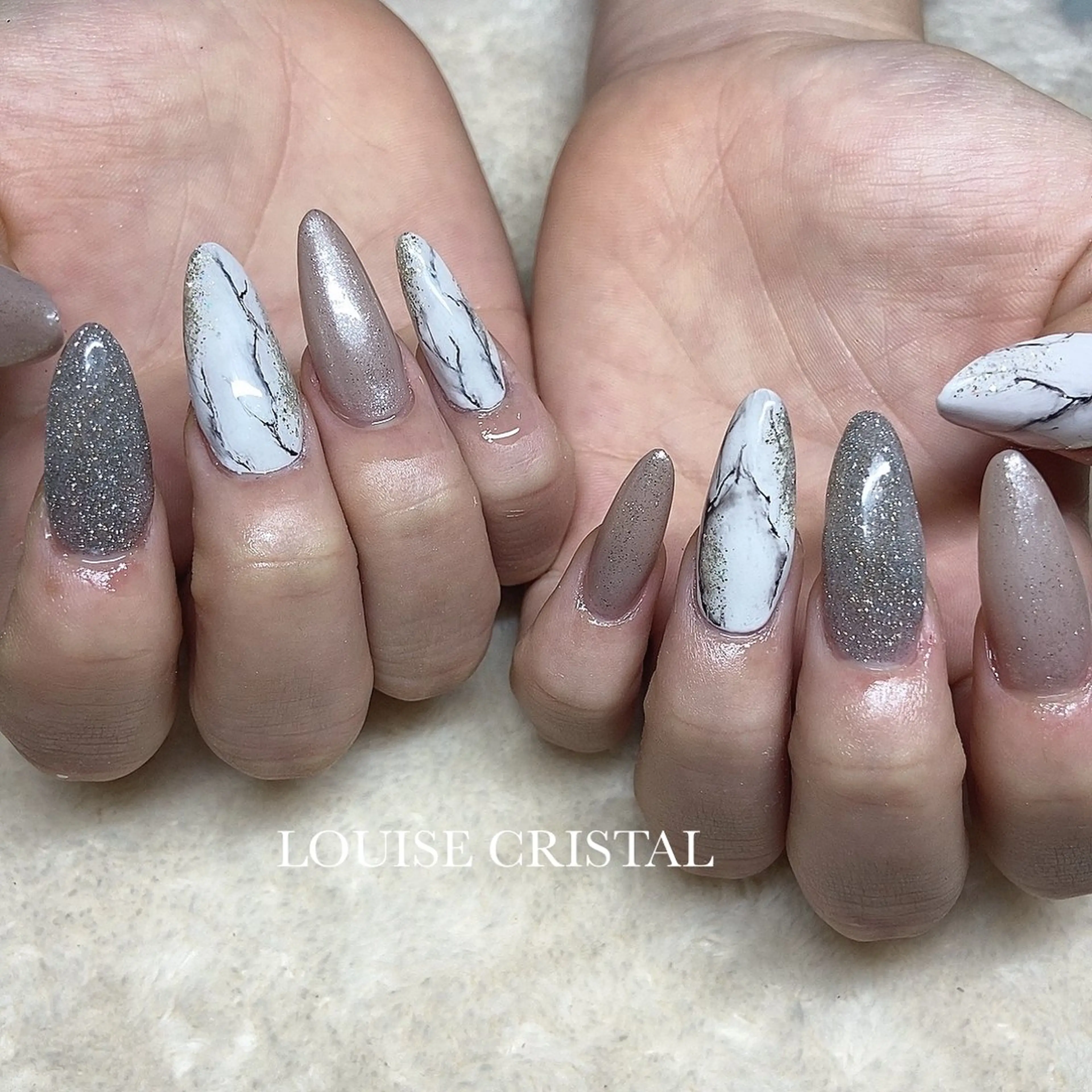 ネイル フラッシュネイル 大理石ネイル(マーブル) ハンドネイル LOUISE CRYSTALのネイルデザイン