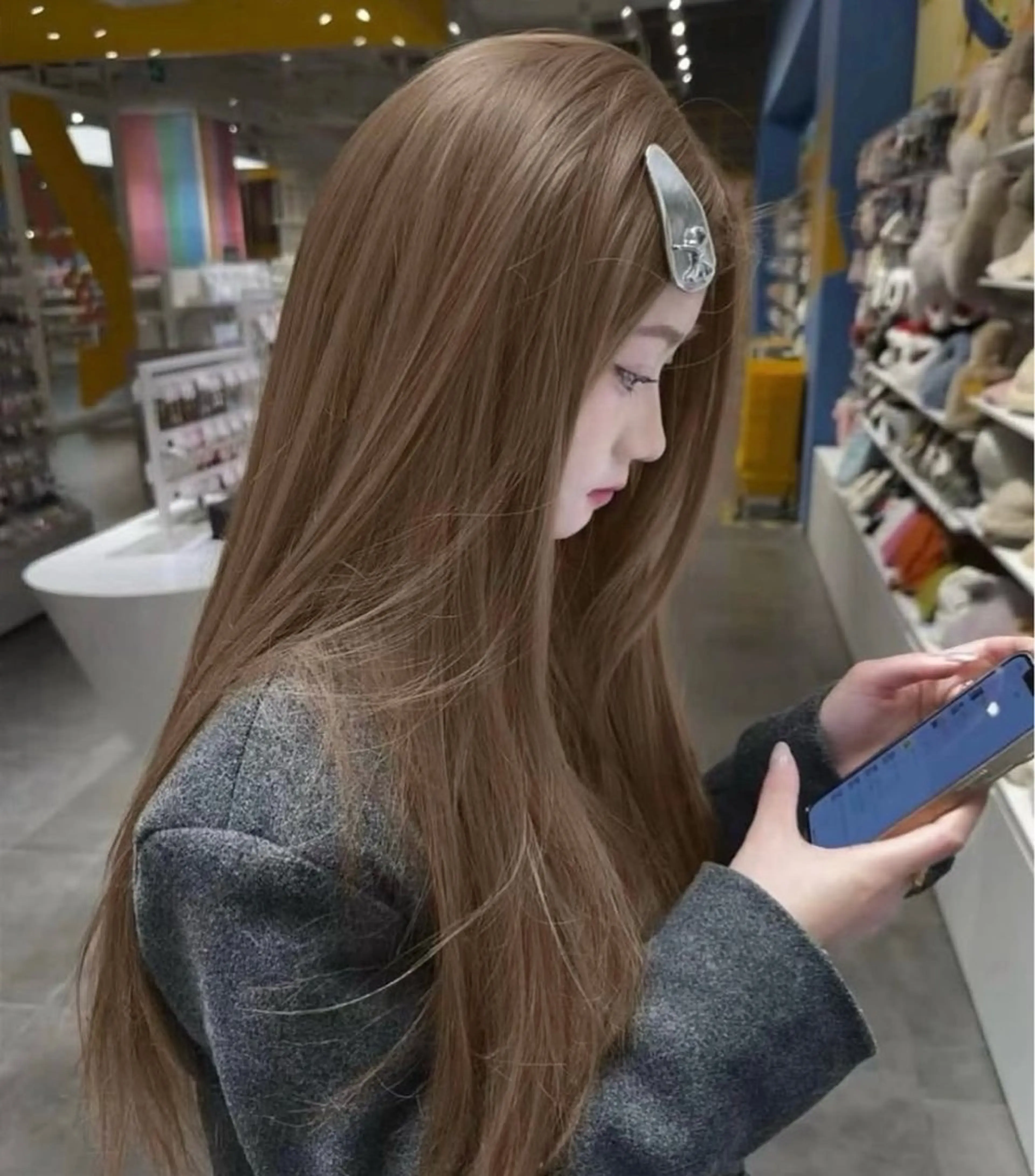 ロング カット ヘアカラー IVE所属・ダブルカラー 髪質改善🫧Annaのヘアスタイル