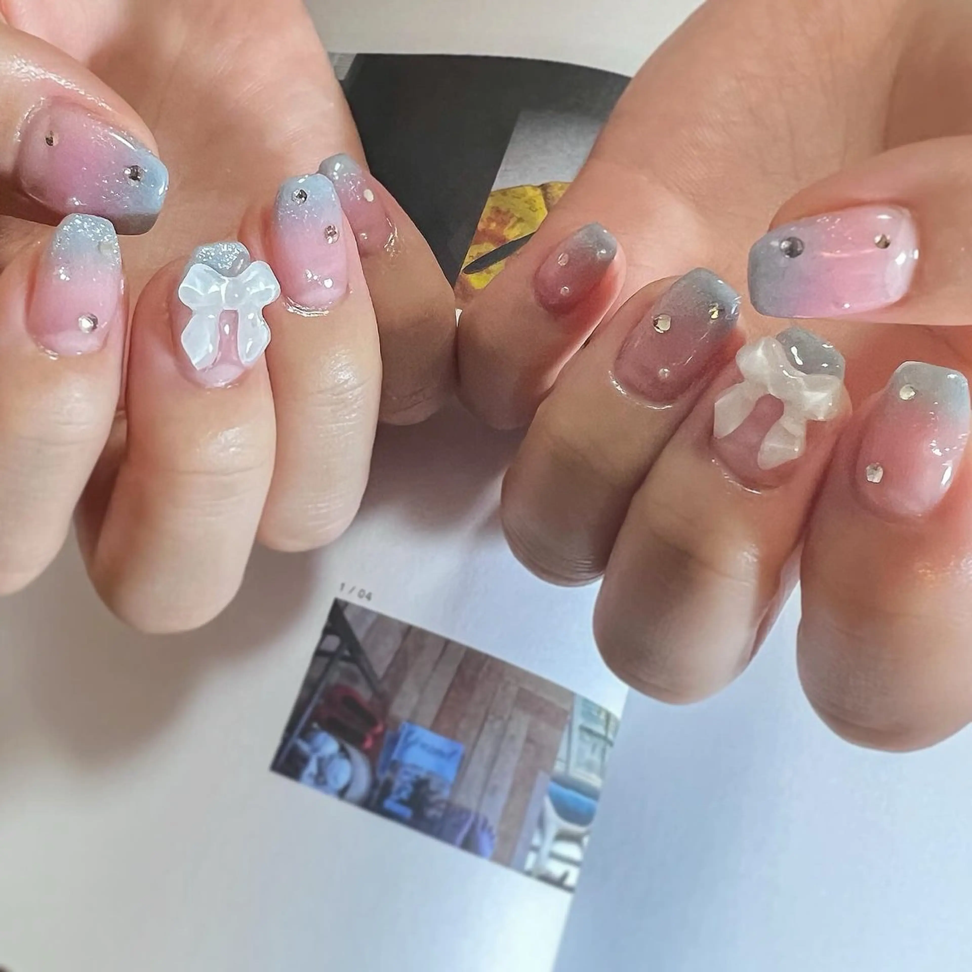 ネイル ブルー チークネイル グラデーション マグネットネイル ピンク ハンドネイル pointillé .ayaのネイルデザイン