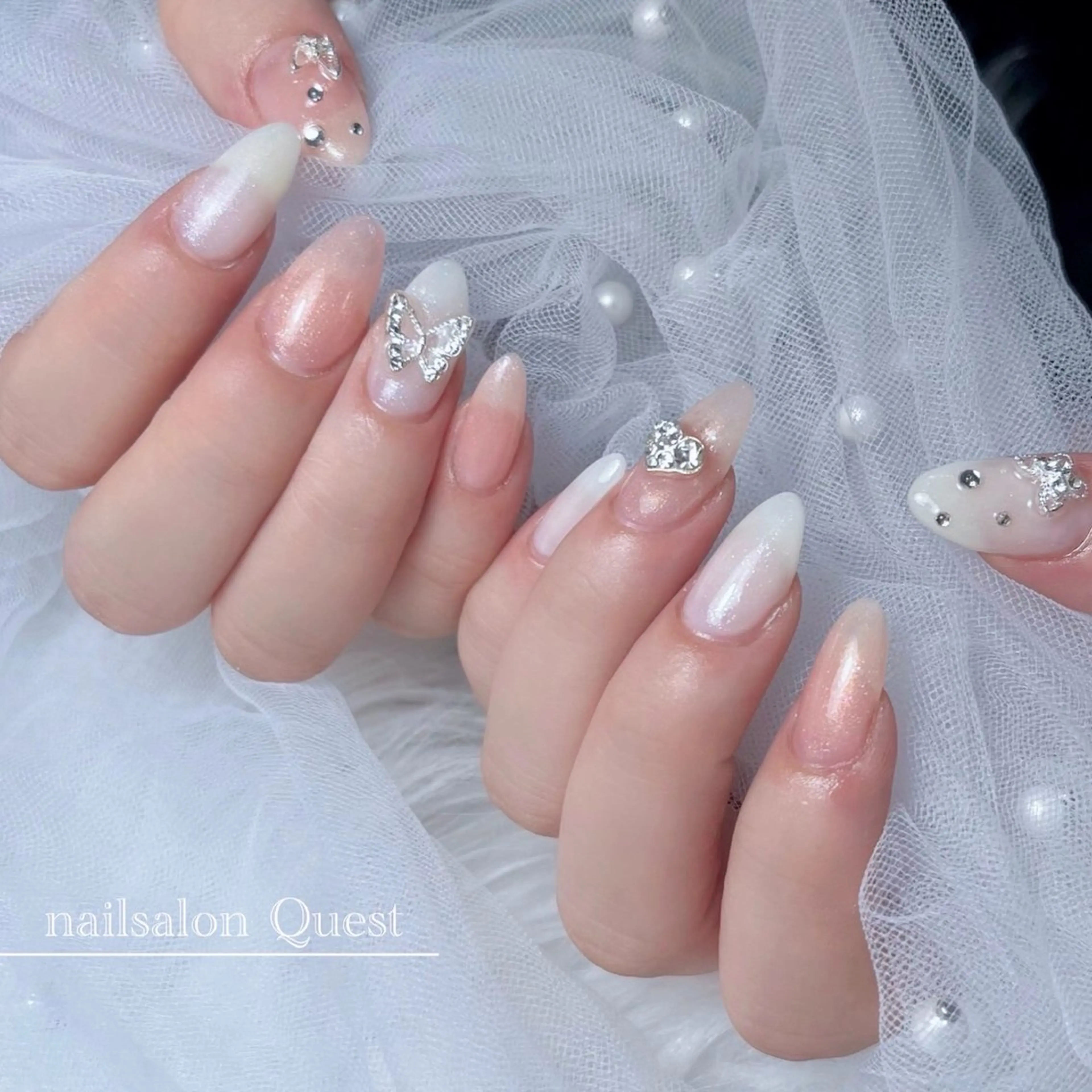 ネイル ラメ(グリッター) シルバー シンプルネイル ハンドネイル nailsalon Questのネイルデザイン