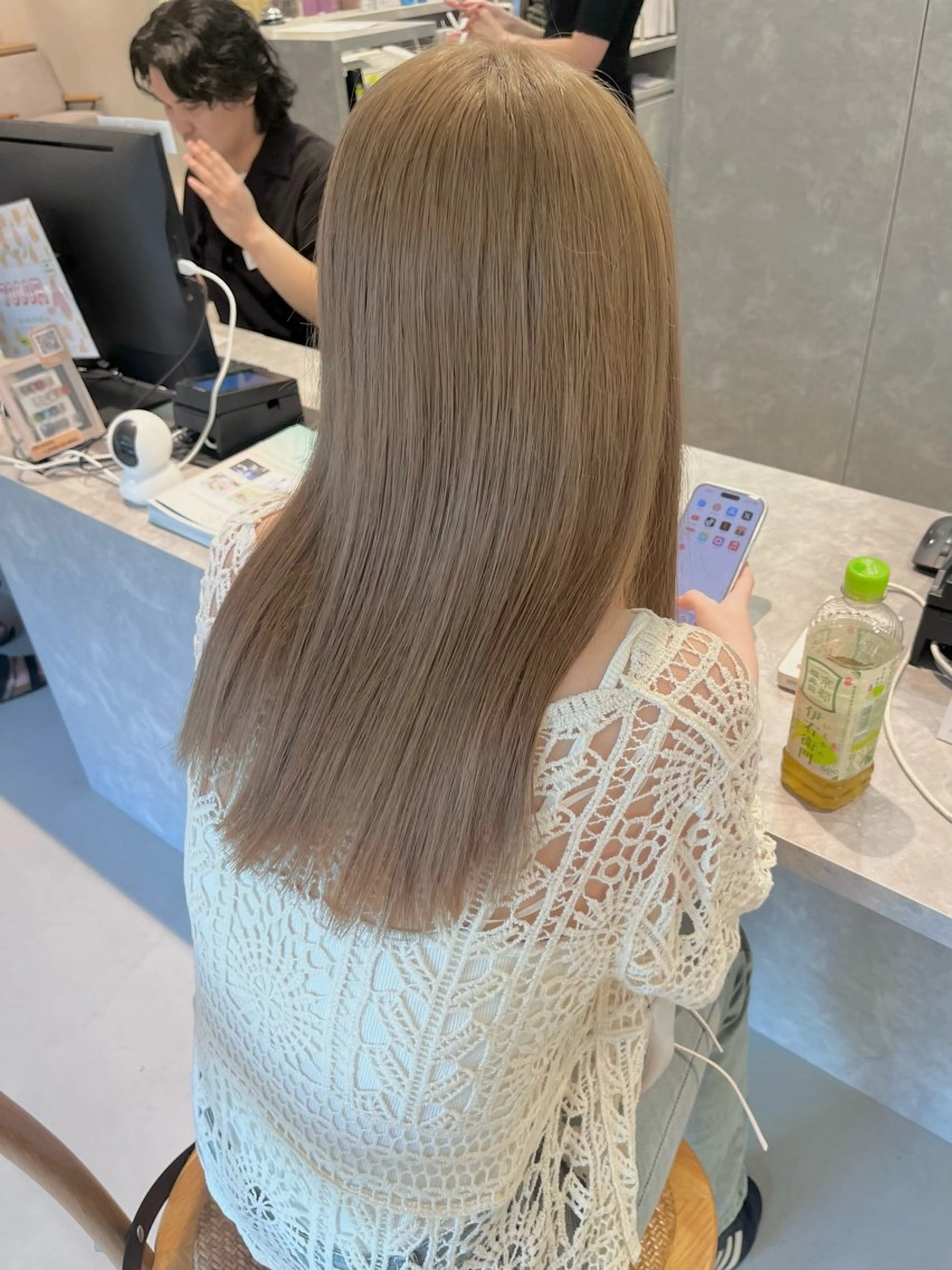ロング カラー ベージュカラー ブリーチ ミルクティーベージュ 透明感カラー🫧🌈 似合わせカット✂︎のヘアスタイル