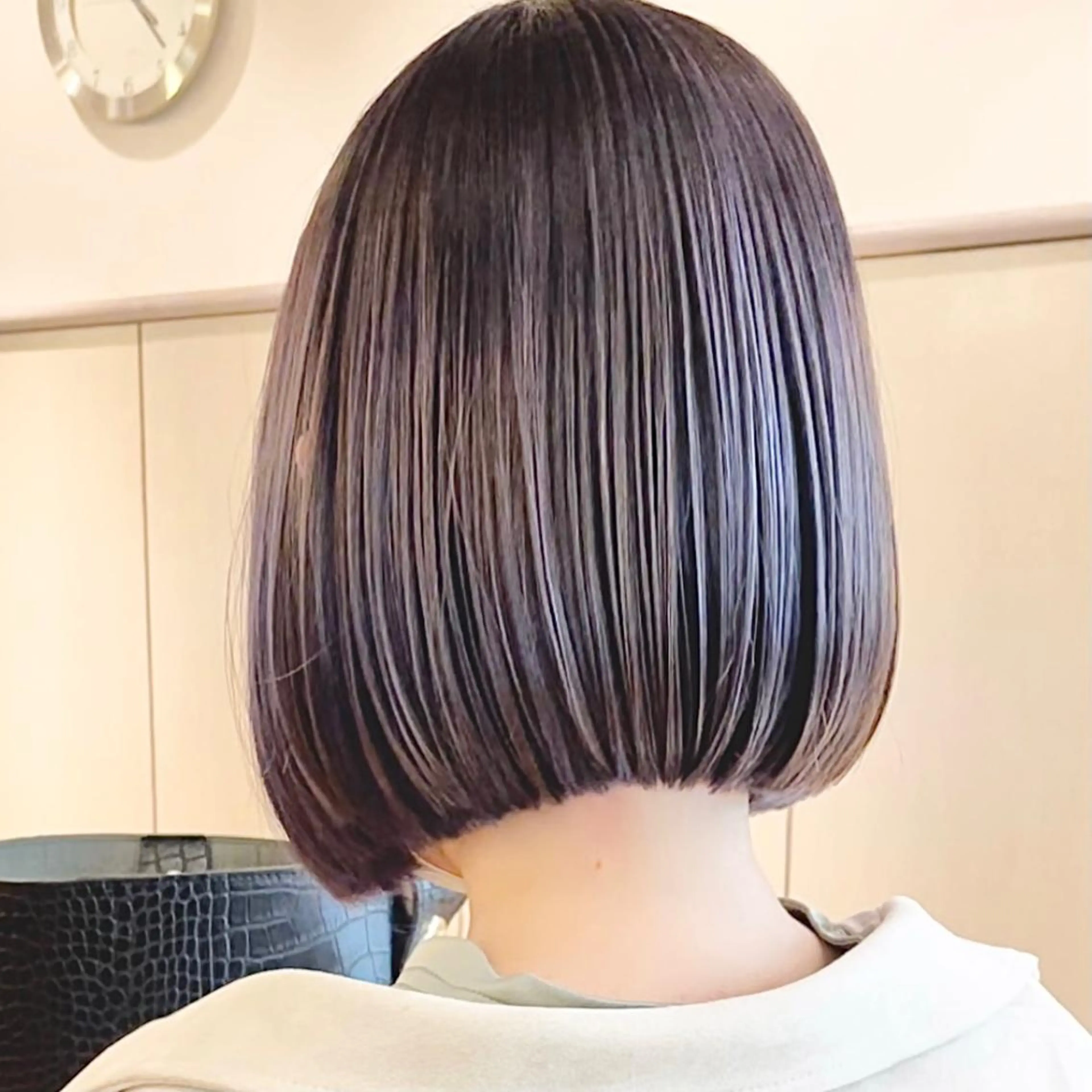 ショート カラー ヘアアレンジ キッズ 前下がりボブ ショートボブ ブリーチ グレージュ ラベンダーカラー カット ヘアカラー トリートメント さわ きょうすけ/ ボブ髪質改善ショートのヘアスタイル
