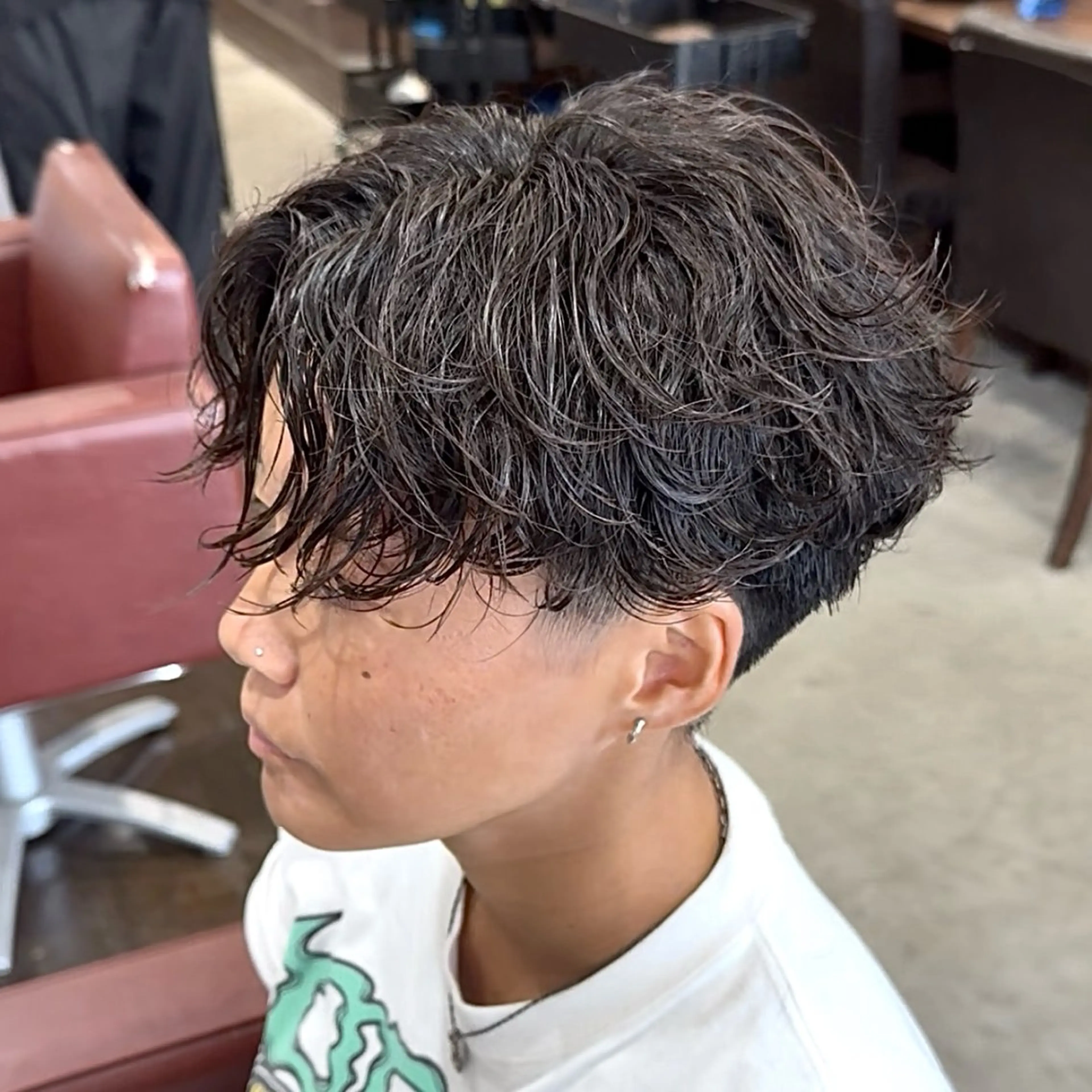 パーマ メンズ 刈り上げ カット パーマ 波巻き|シャドウ| サーフカール|RYUのヘアスタイル