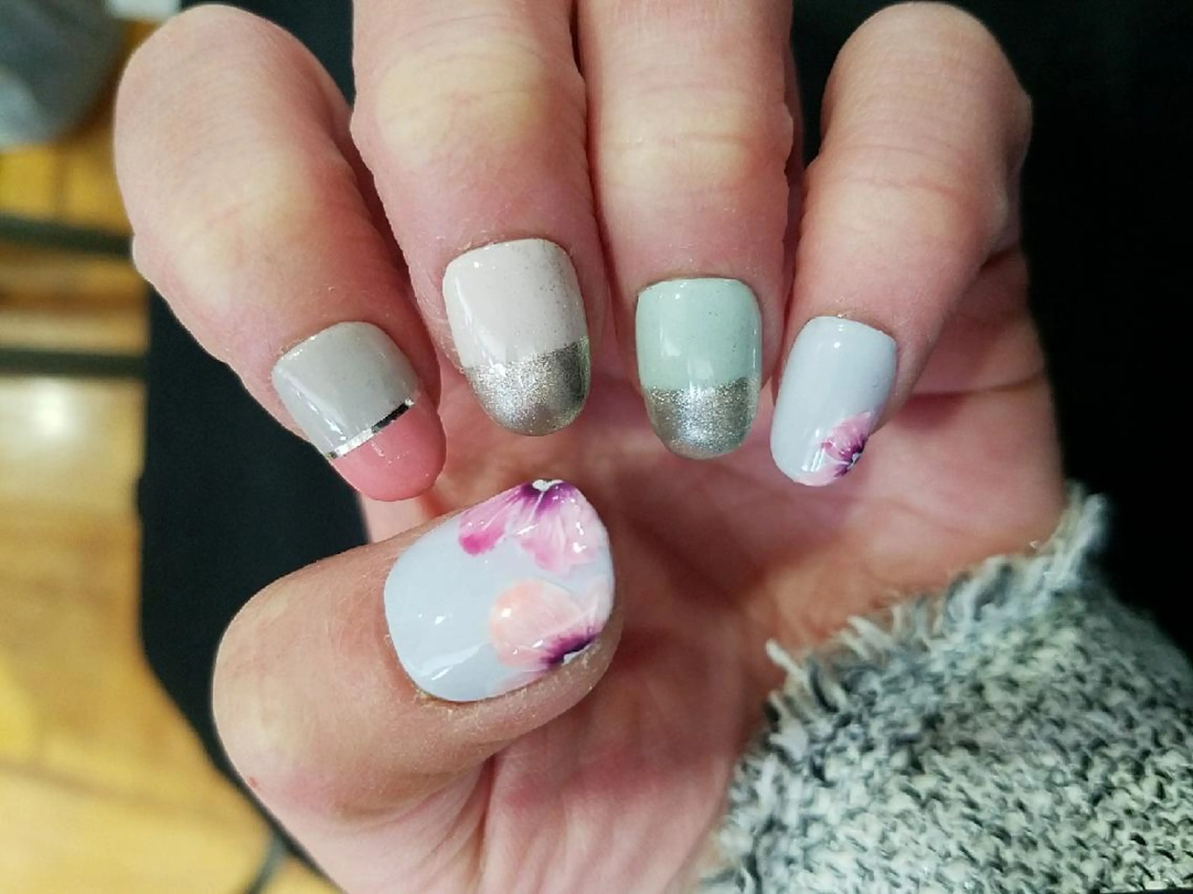 ネイル フラワーネイル ミラーネイル nail yu-joy所属・yuu -joynailのネイルデザイン