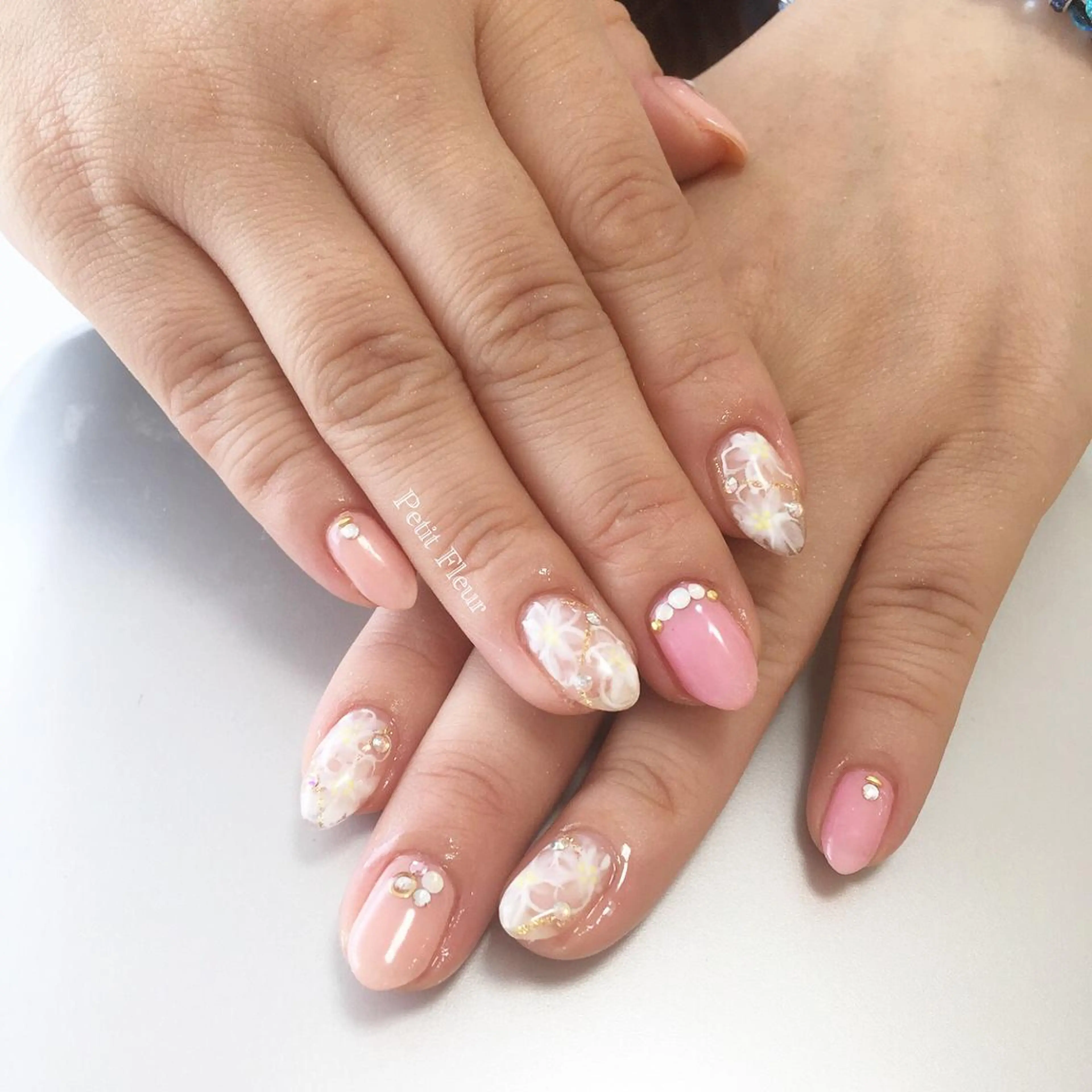 ネイル アートネイル 春ネイル Petit Fleur所属・青柳 亜梨奈のマツエク・マツパデザイン