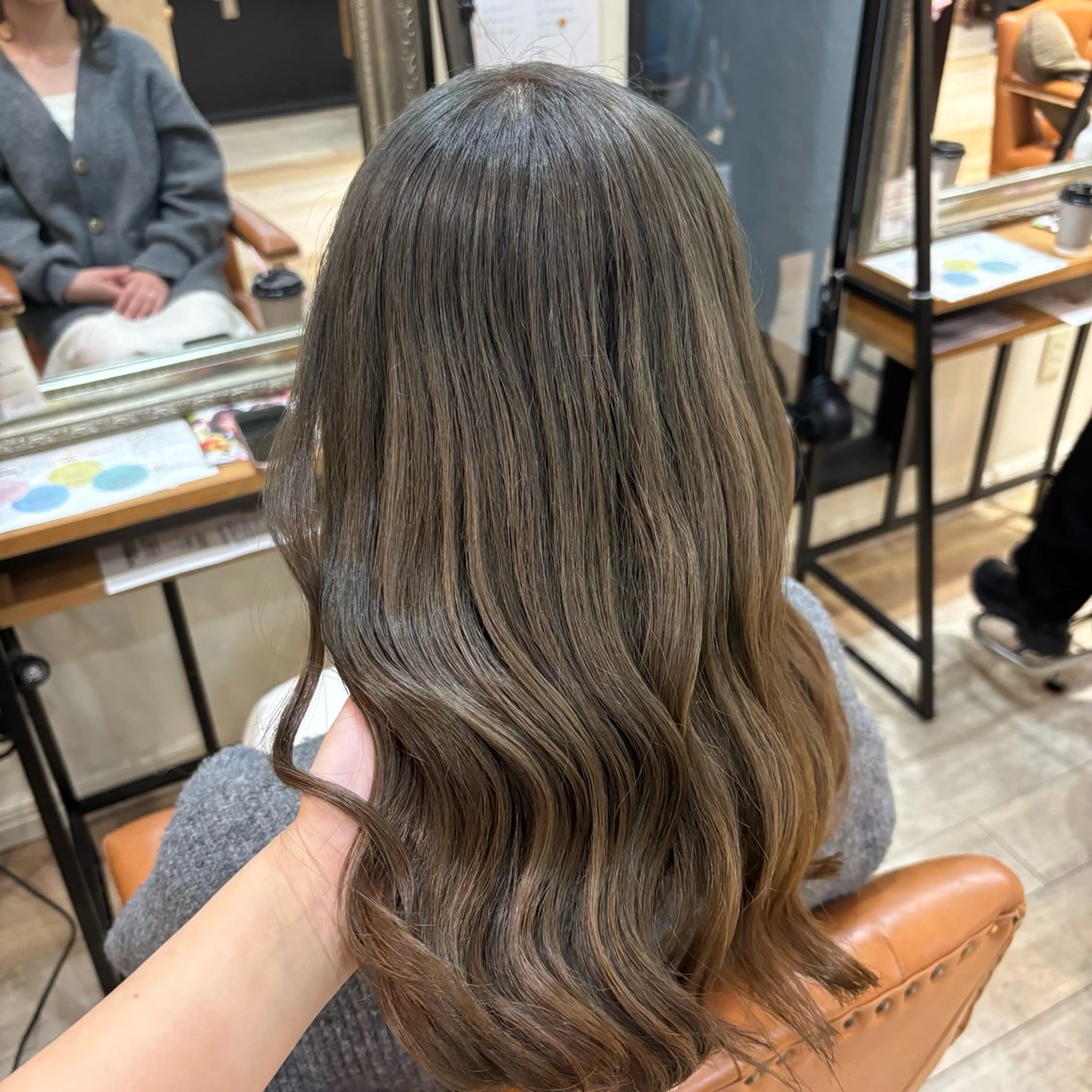 カラー ヘアカラー トリートメント しおり/🍬 KOKORO🤍のヘアスタイル