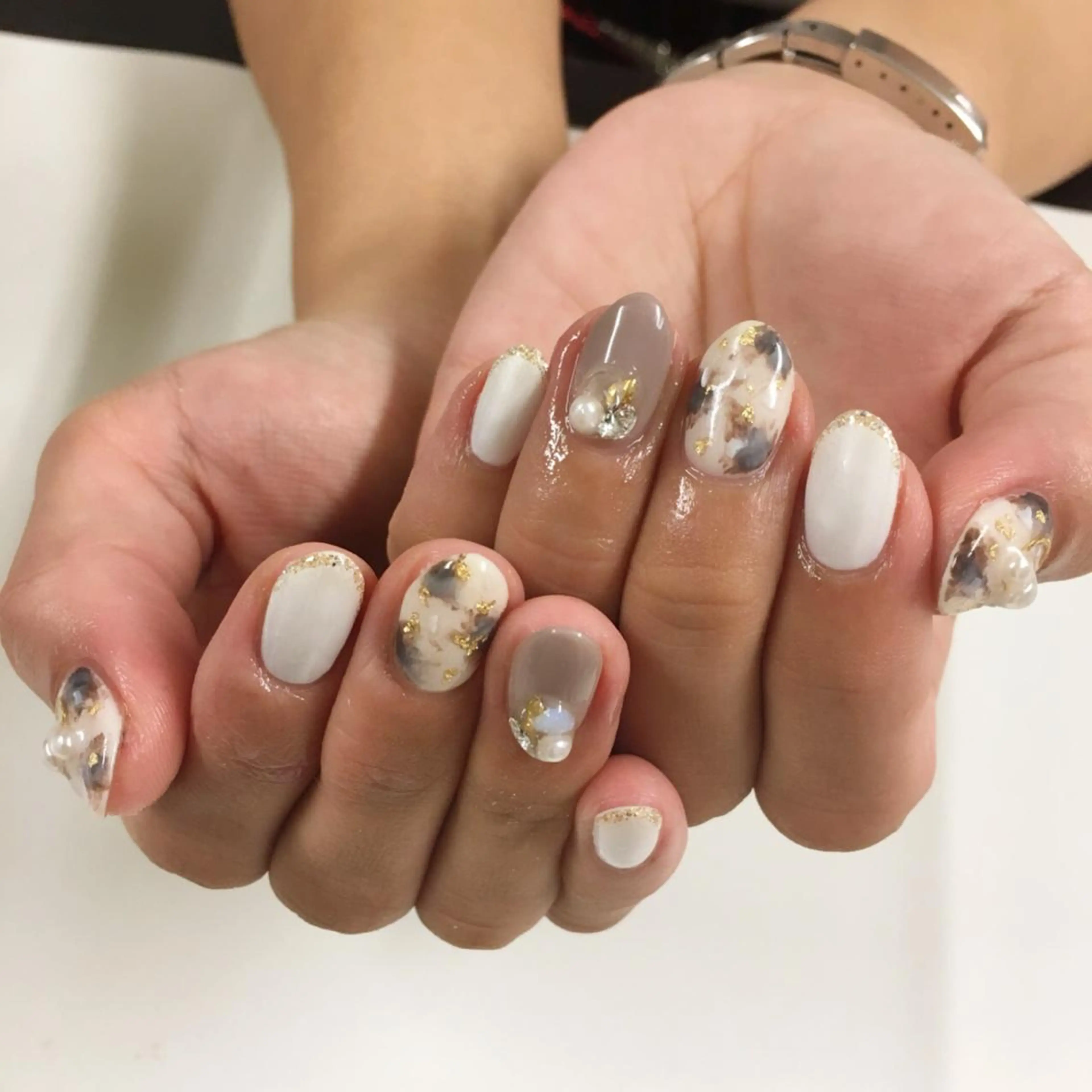 ネイル ジェルネイル ストーンネイル SHINE NAILのネイルデザイン