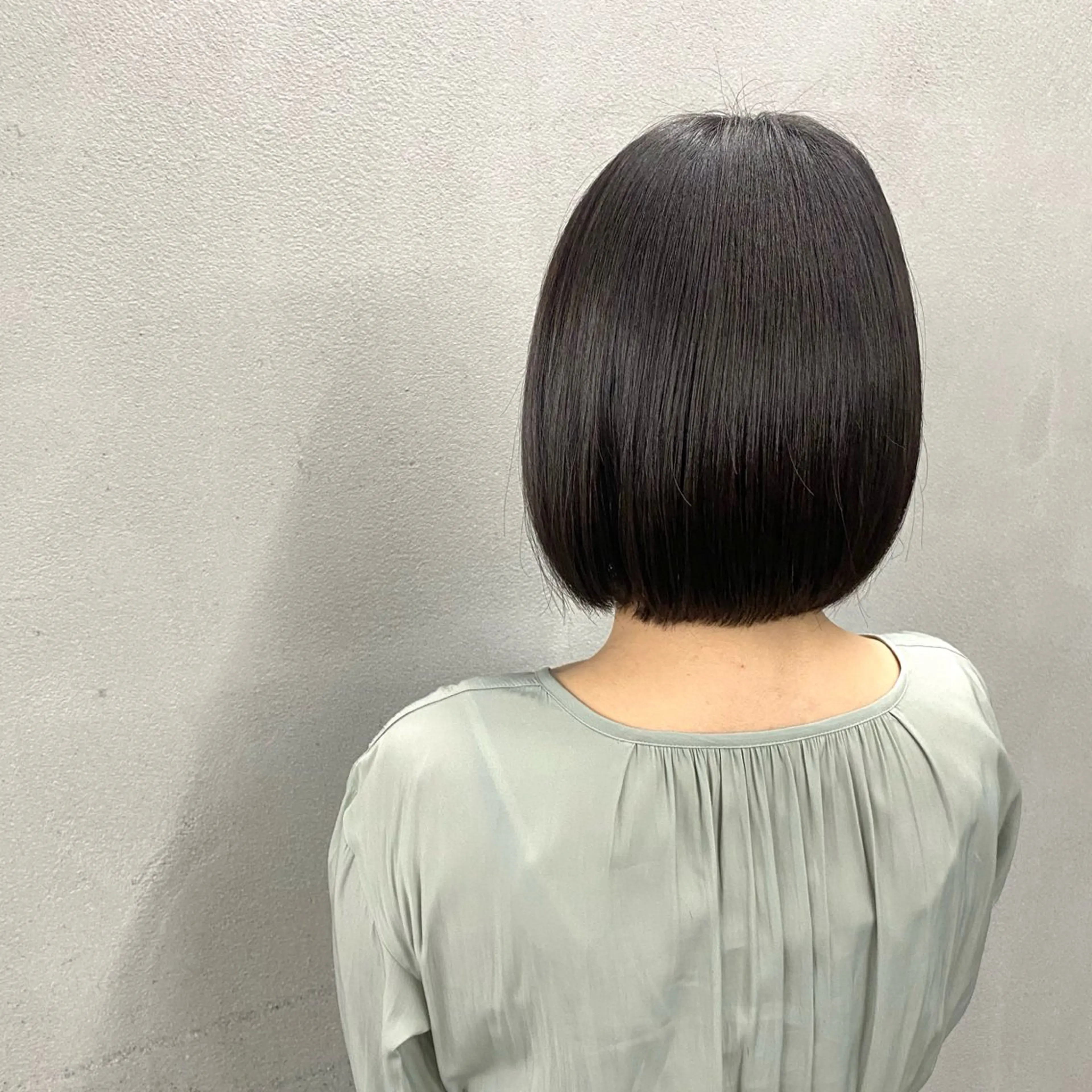 ショート ヘアアレンジ 前下がりボブ ボブ カット トリートメント #ボブ #ウルフ #tag佐藤璃美のヘアスタイル