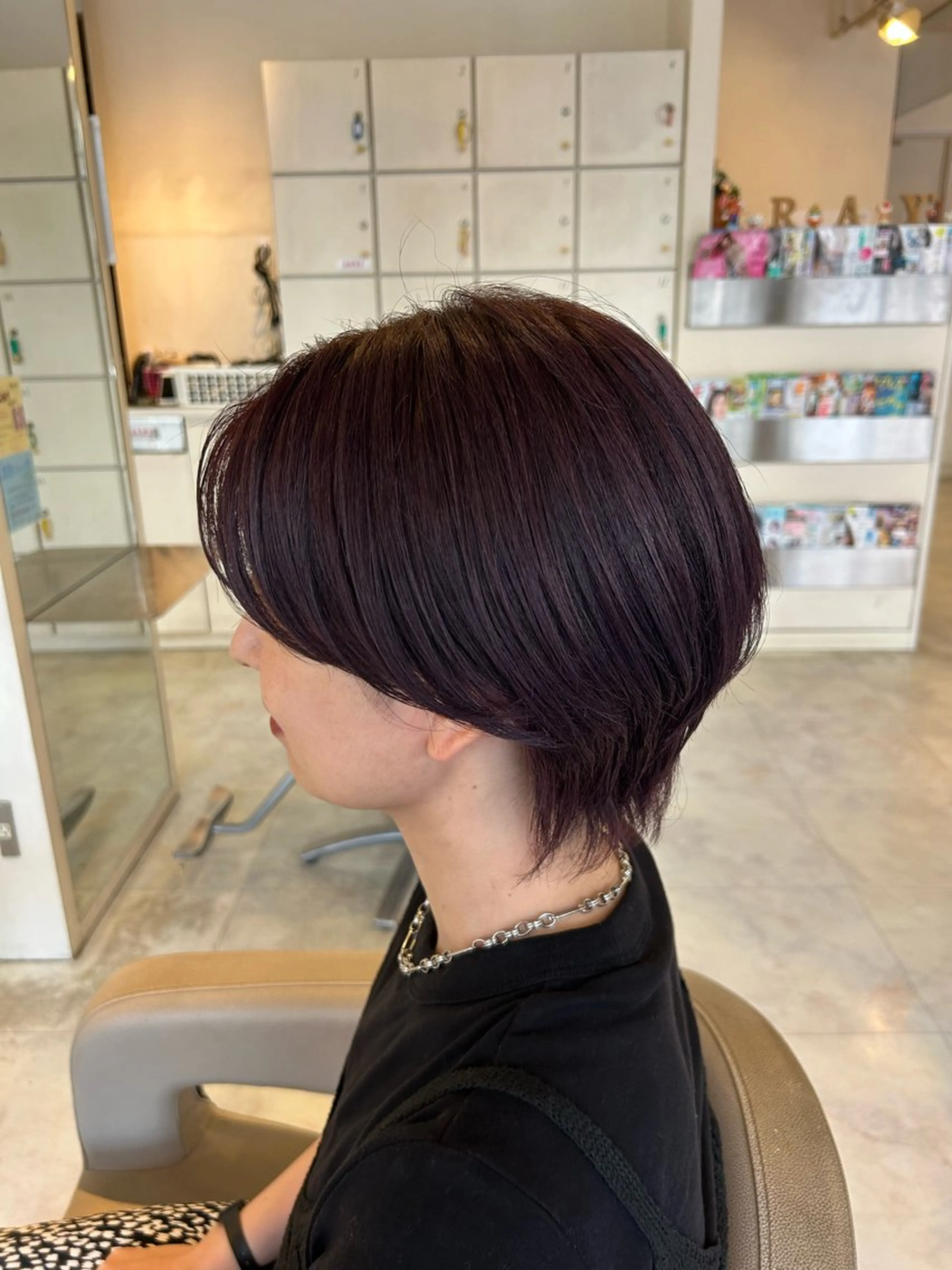 ショート カラー パープルカラー レッドカラー ヘアカラー 小森 永のヘアスタイル