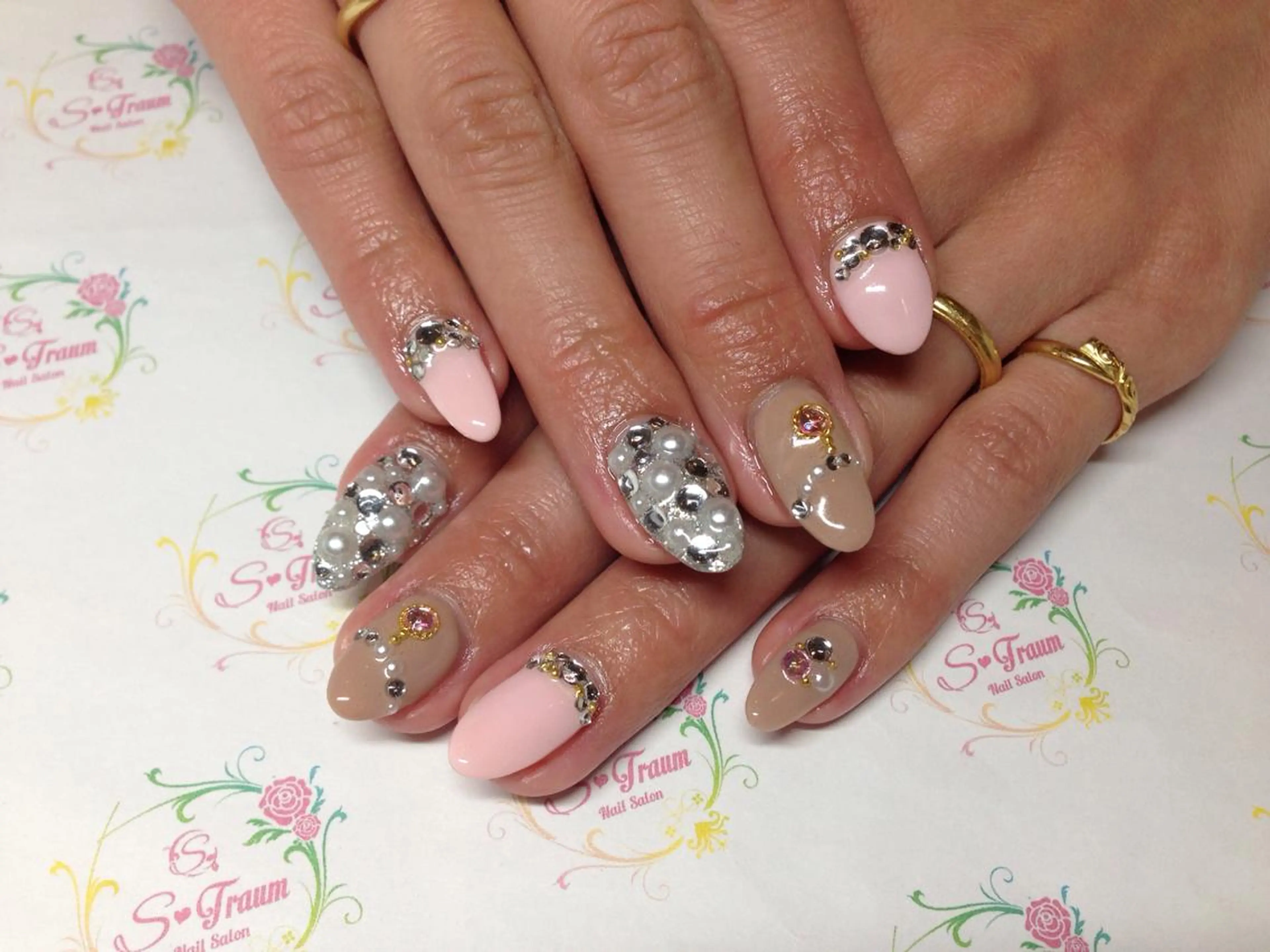 ネイル ストーンネイル Nail Salon S-Traum所属・Nail Salon S-Traumのネイルデザイン