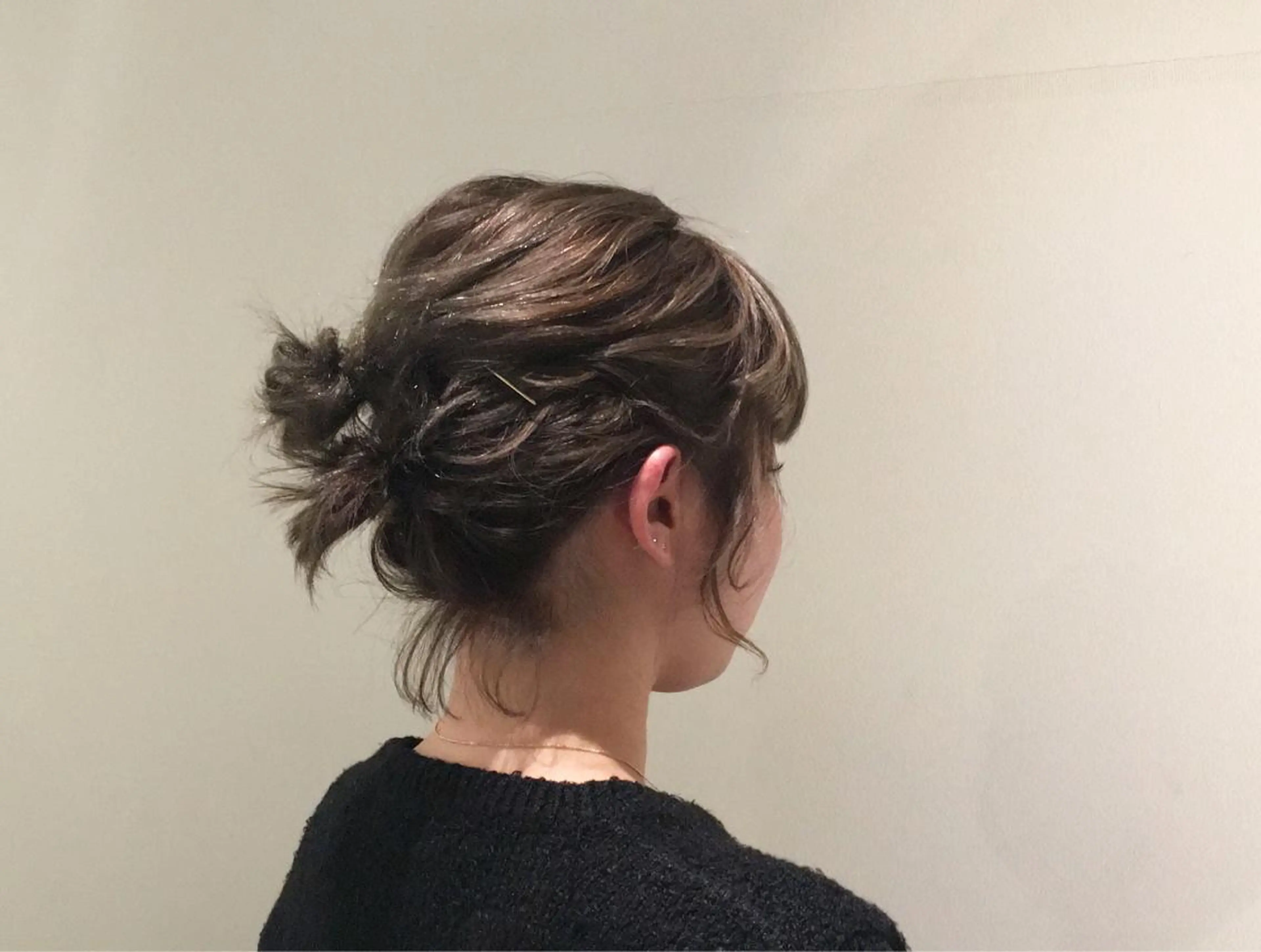 ショート カラー ヘアアレンジ ベージュカラー ブリーチ ショートヘア 野々村 朋美のヘアスタイル