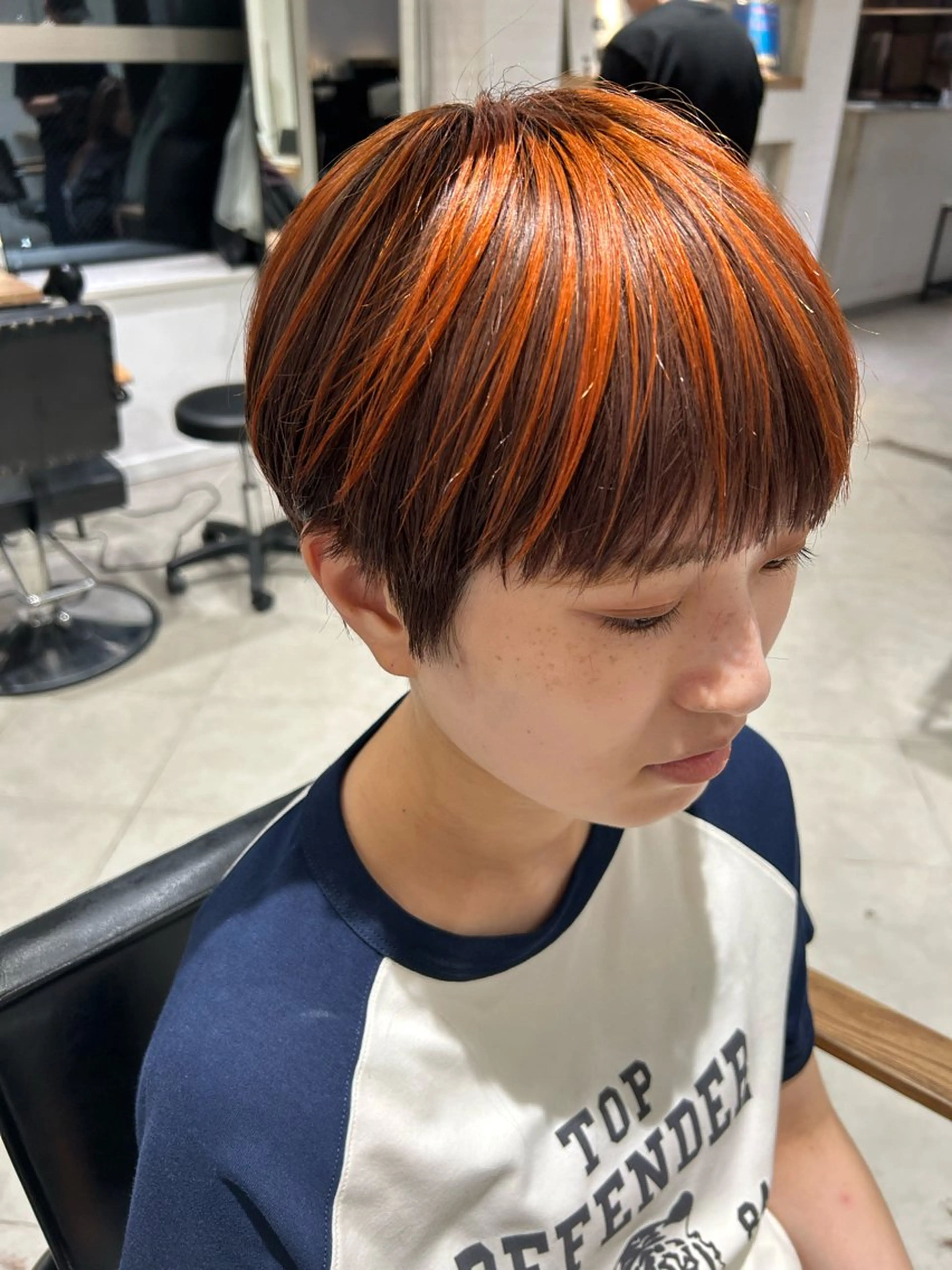 ショート カラー ブラウンカラー デザインカラー オレンジ ショートヘア カット ヘアカラー トリートメント Loom.所属・村上雅人 ナチュラルモードのヘアスタイル