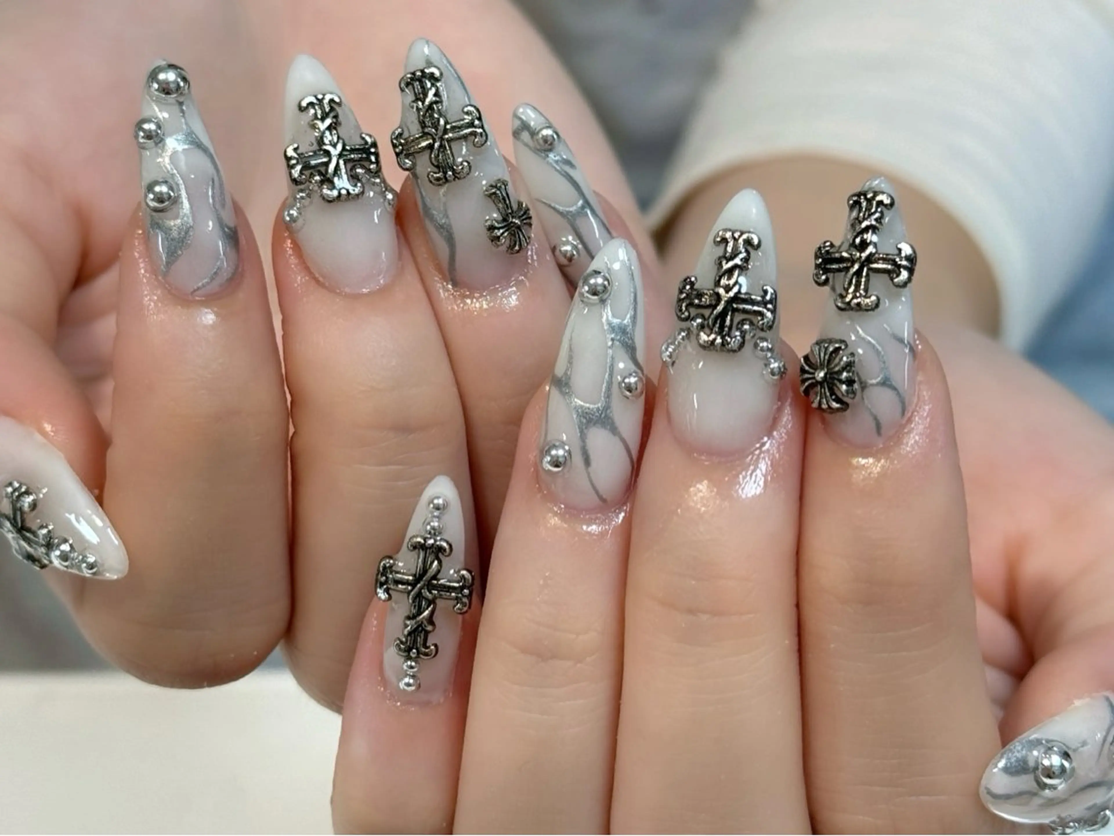 ネイル ボルドー ブラウン チークネイル ドット フットネイル ハンドネイル Julli nail所属・Julli ジュリのネイルデザイン