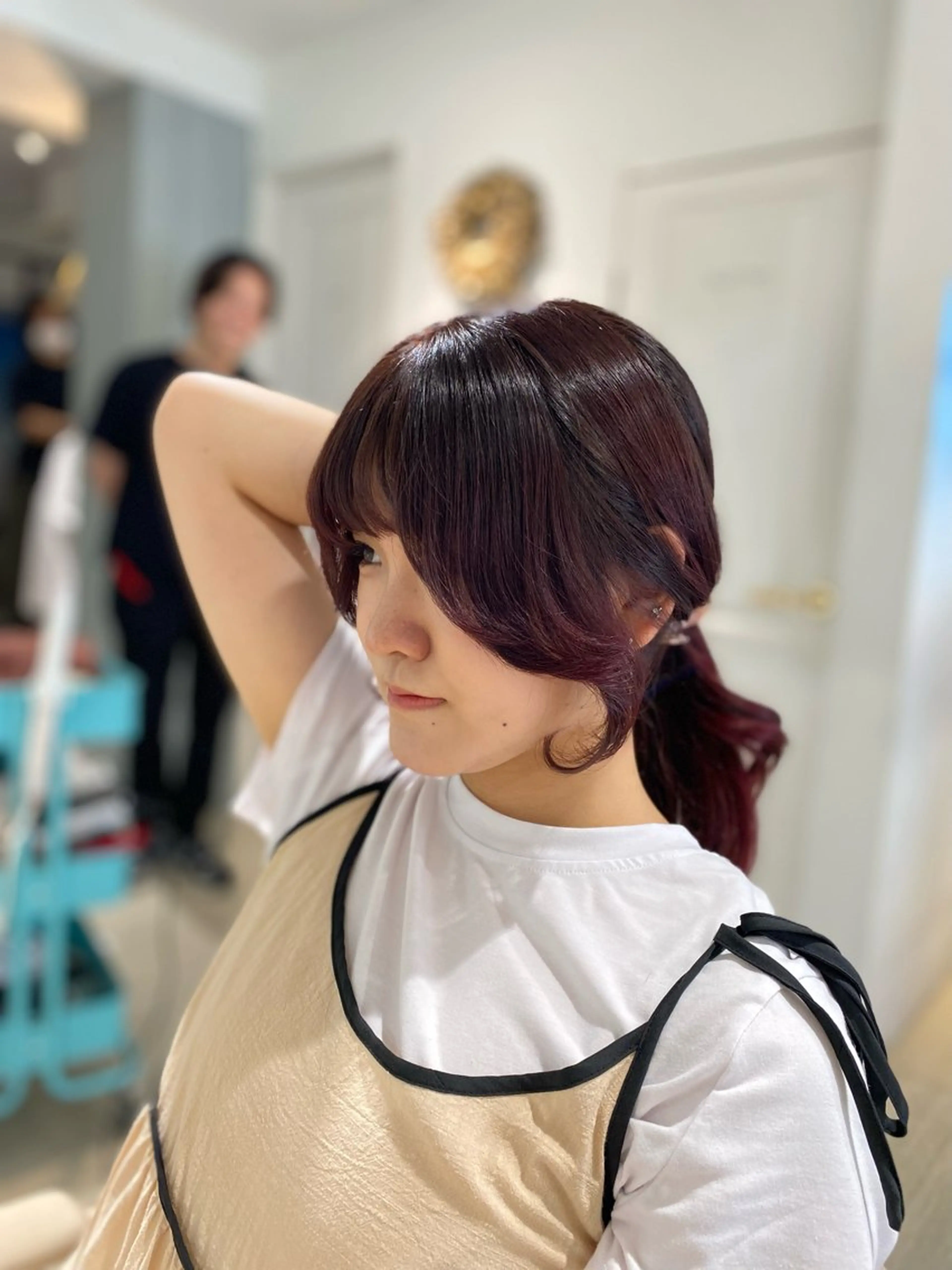 ミディアム カラー アッシュ ベージュカラー 黒髪 ブリーチ ブルーカラー カット ヘアセット 韓国風レイヤーカット 💎髪質改善"yuiのヘアスタイル
