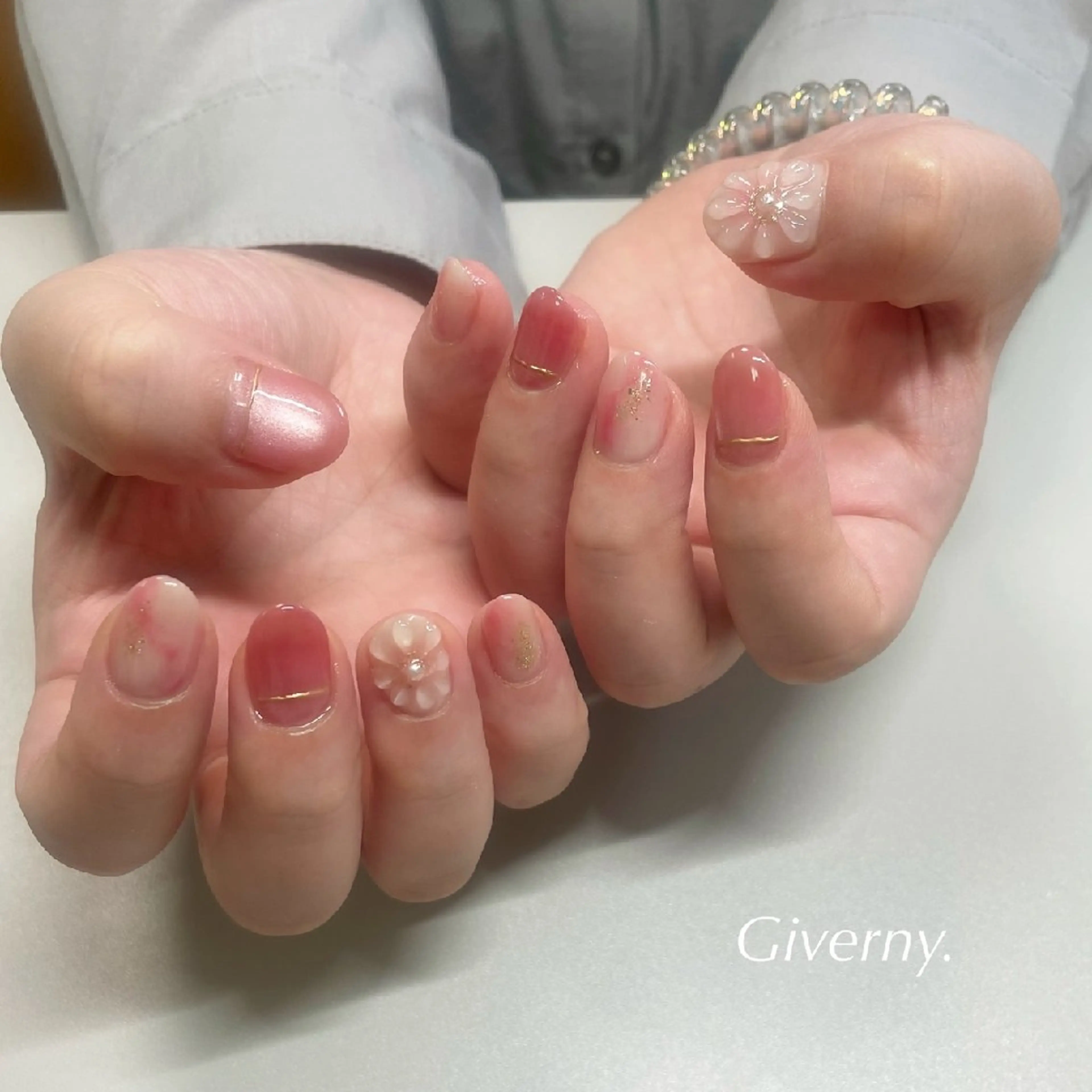 ネイル ニュアンスネイル ブライダルネイル ハンドネイル Giverny .のネイルデザイン