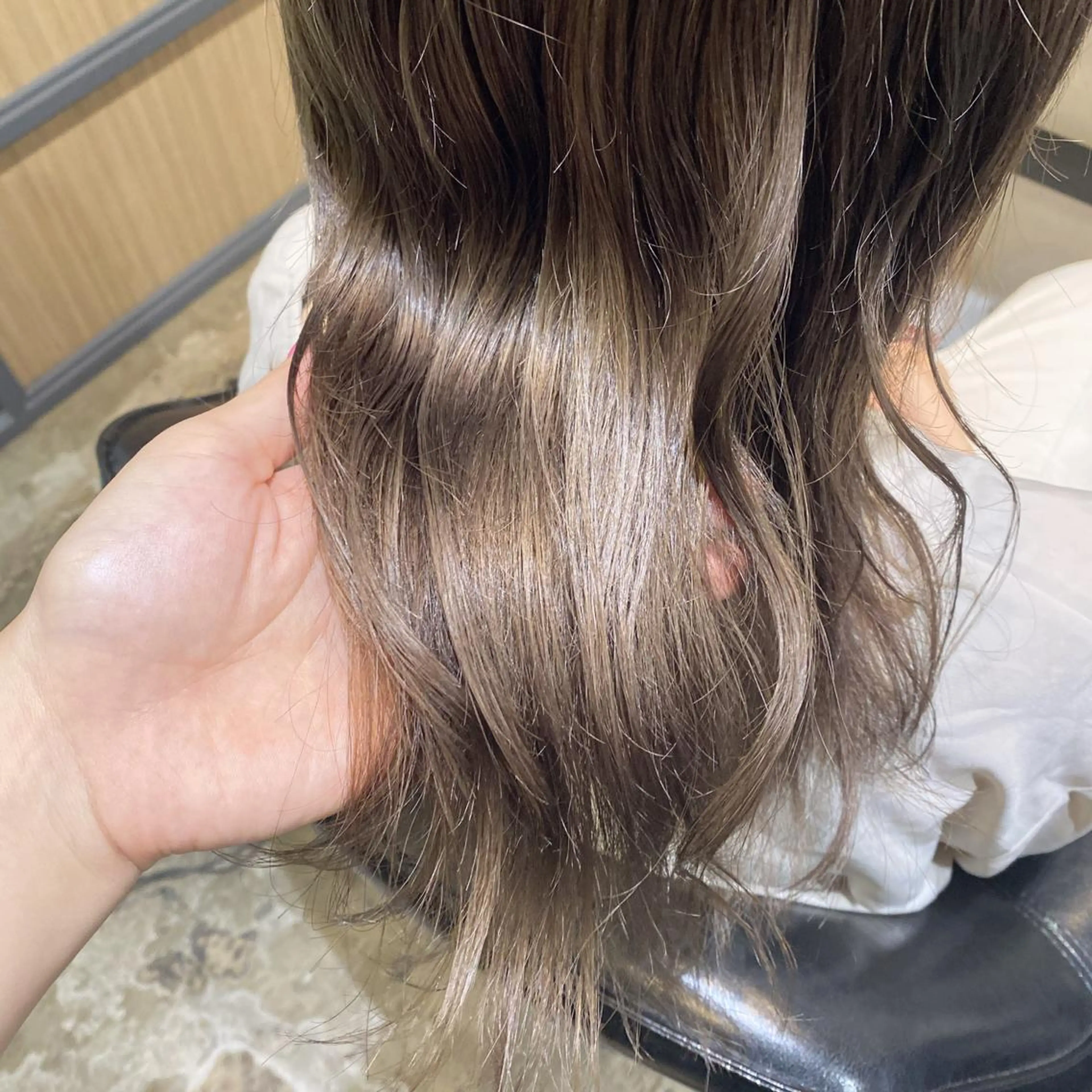 ミディアム カラー ヘアカラー トリートメント TRUCK トラックのヘアスタイル