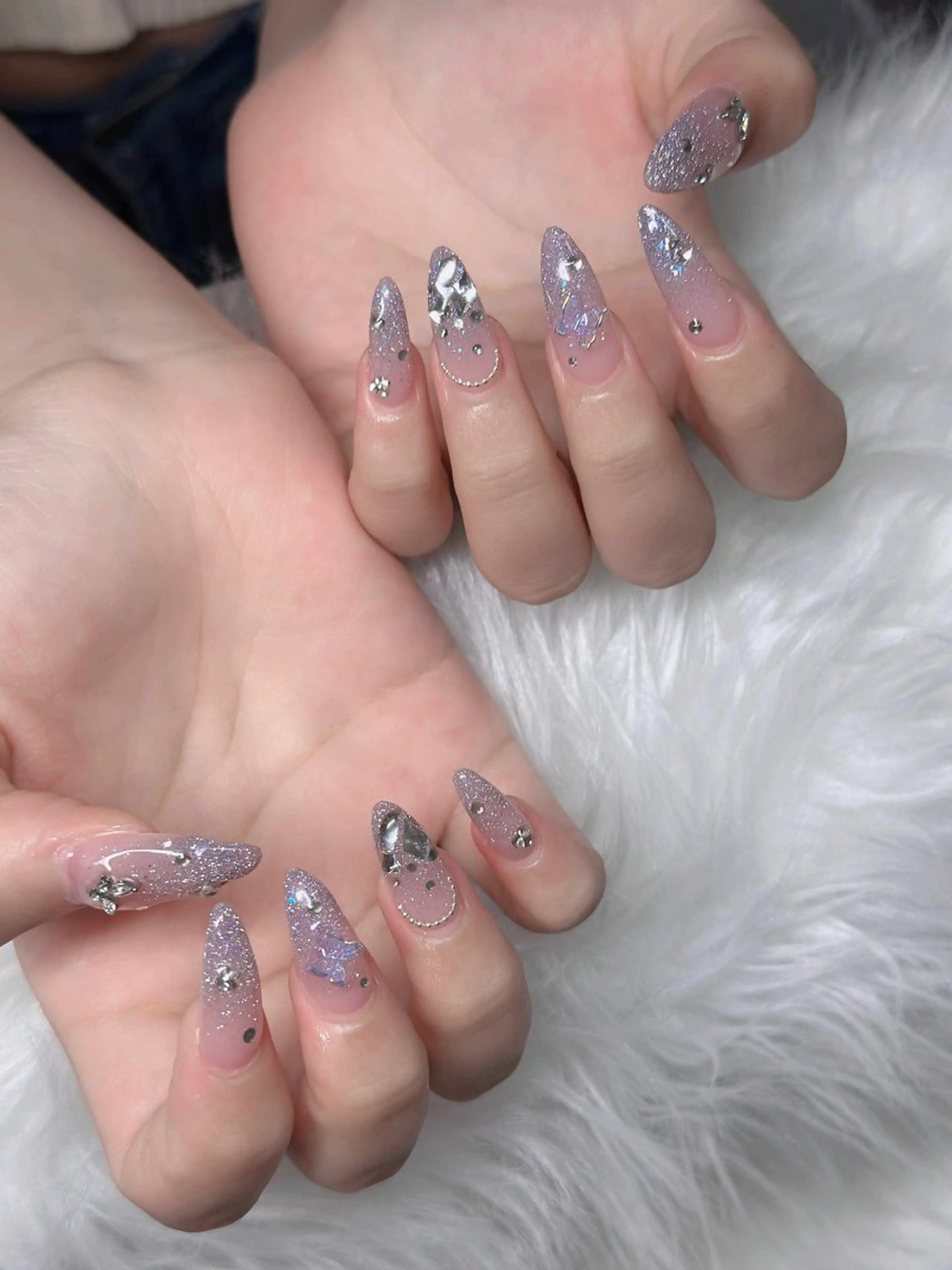 ネイル オーロラネイル フレンチネイル ジェルネイル ハロウィン キラキラネイル H.baby Nail Salon所属・H.baby Nail Salonのネイルデザイン