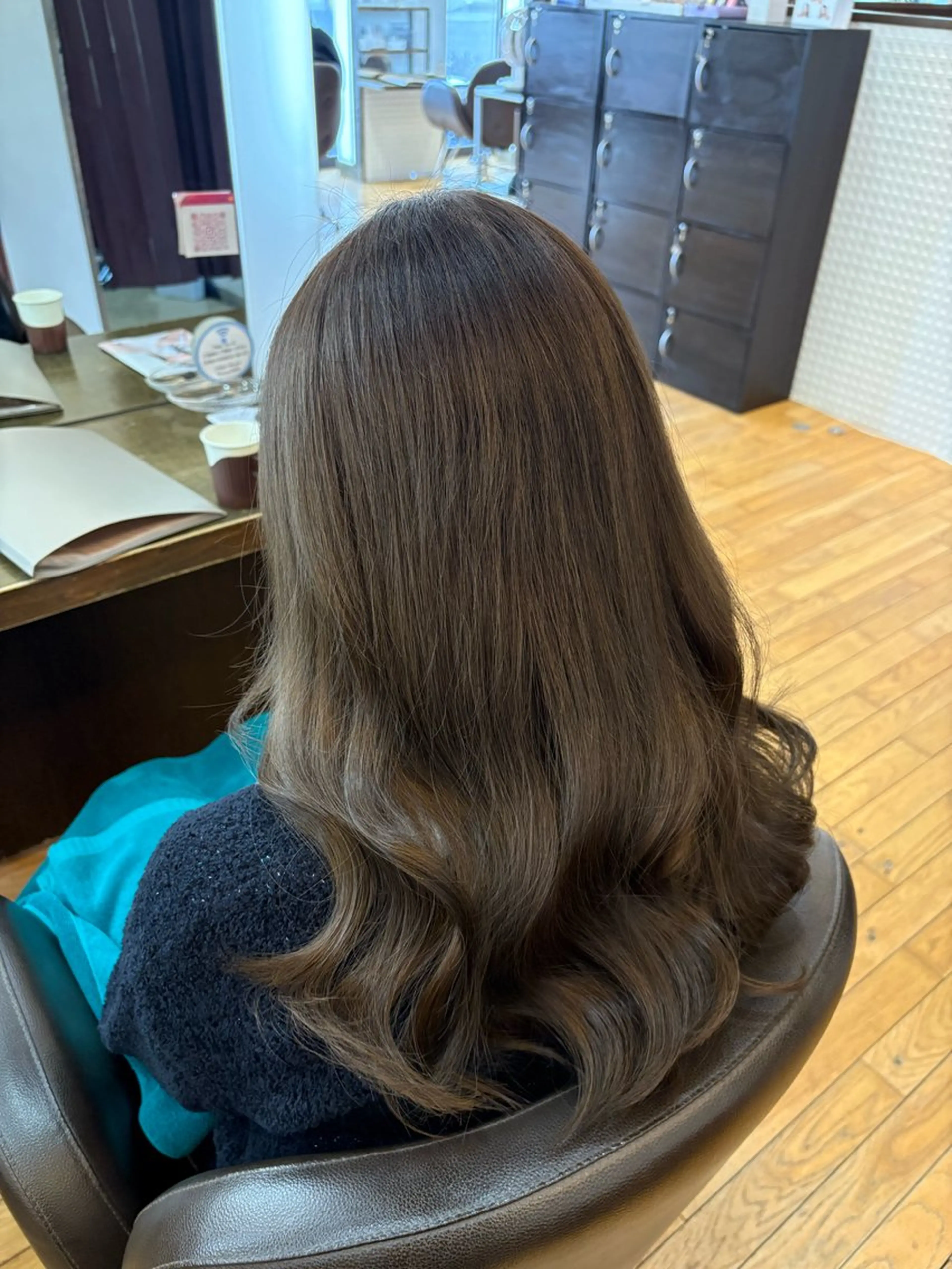 ロング カラー ブリーチ グレージュ ラベンダーカラー ラベンダーグレージュ ラベンダーグレー 透明感美肌カラー/ 岡田澪香のヘアスタイル