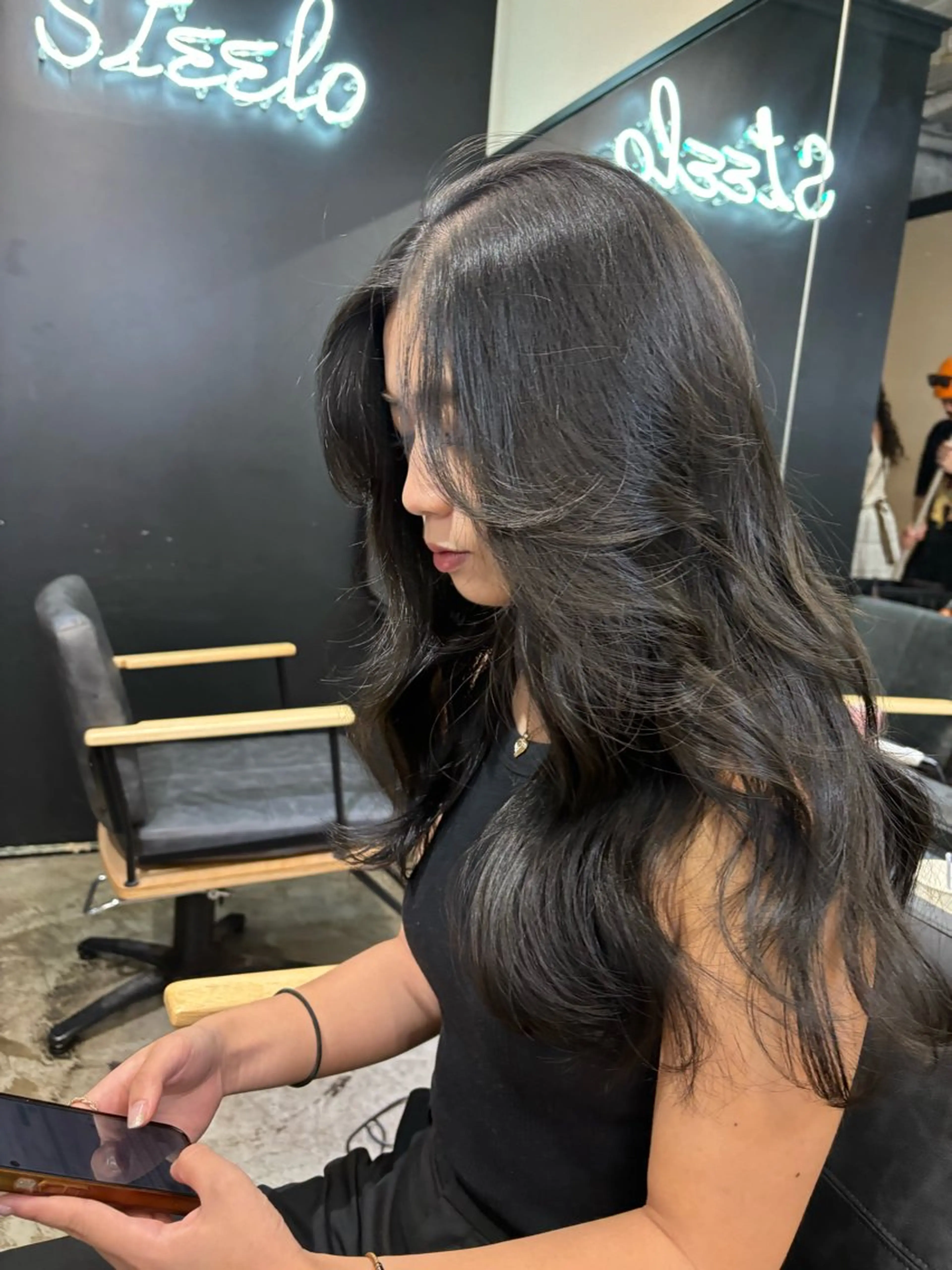 ロング カラー ヘアカラー トリートメント オリーブベージュ 🫒🩶Rianaのヘアスタイル